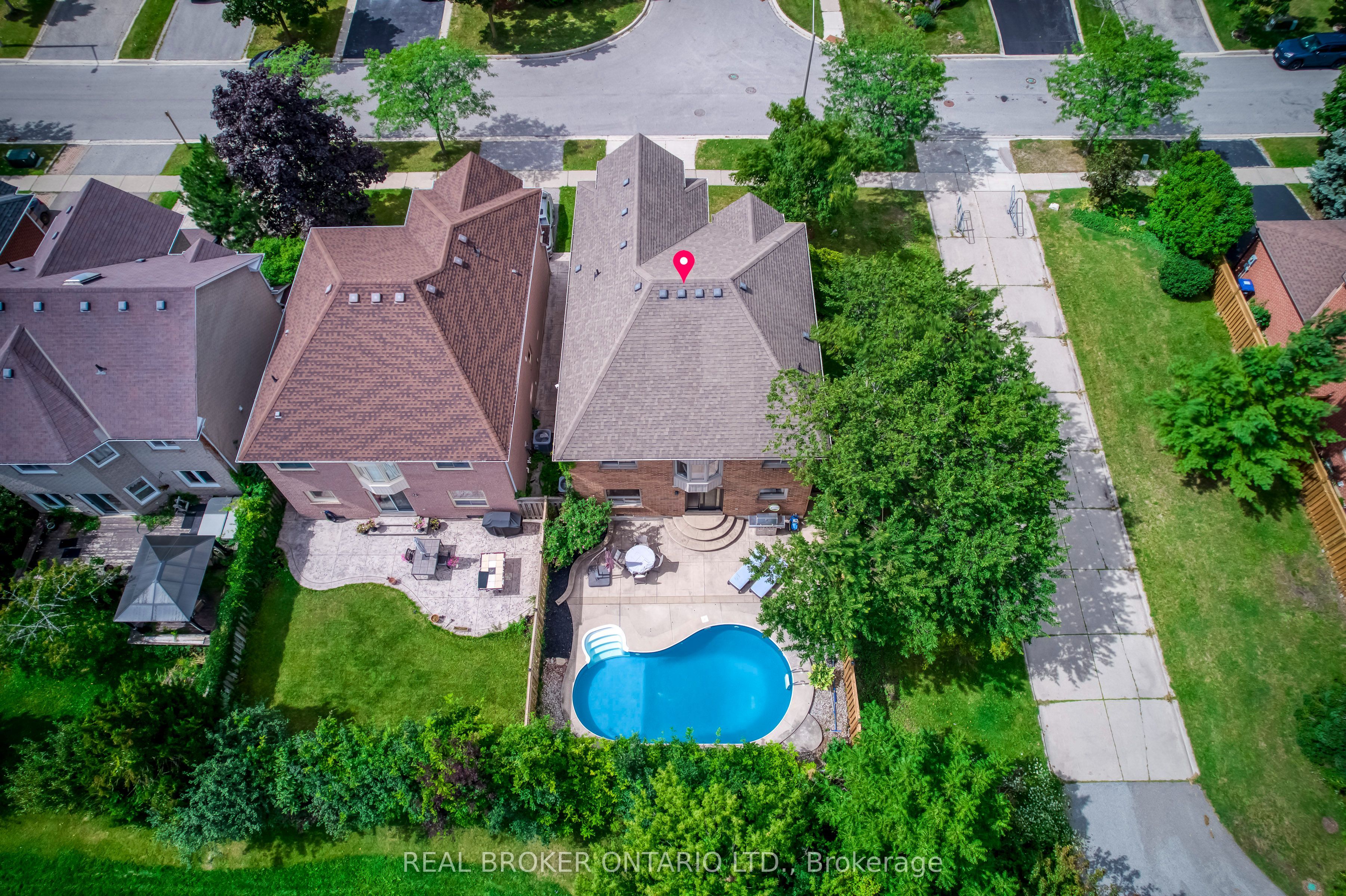 6781 Gracefield Drive, Mississauga, ON L5N 6T5 photo 2