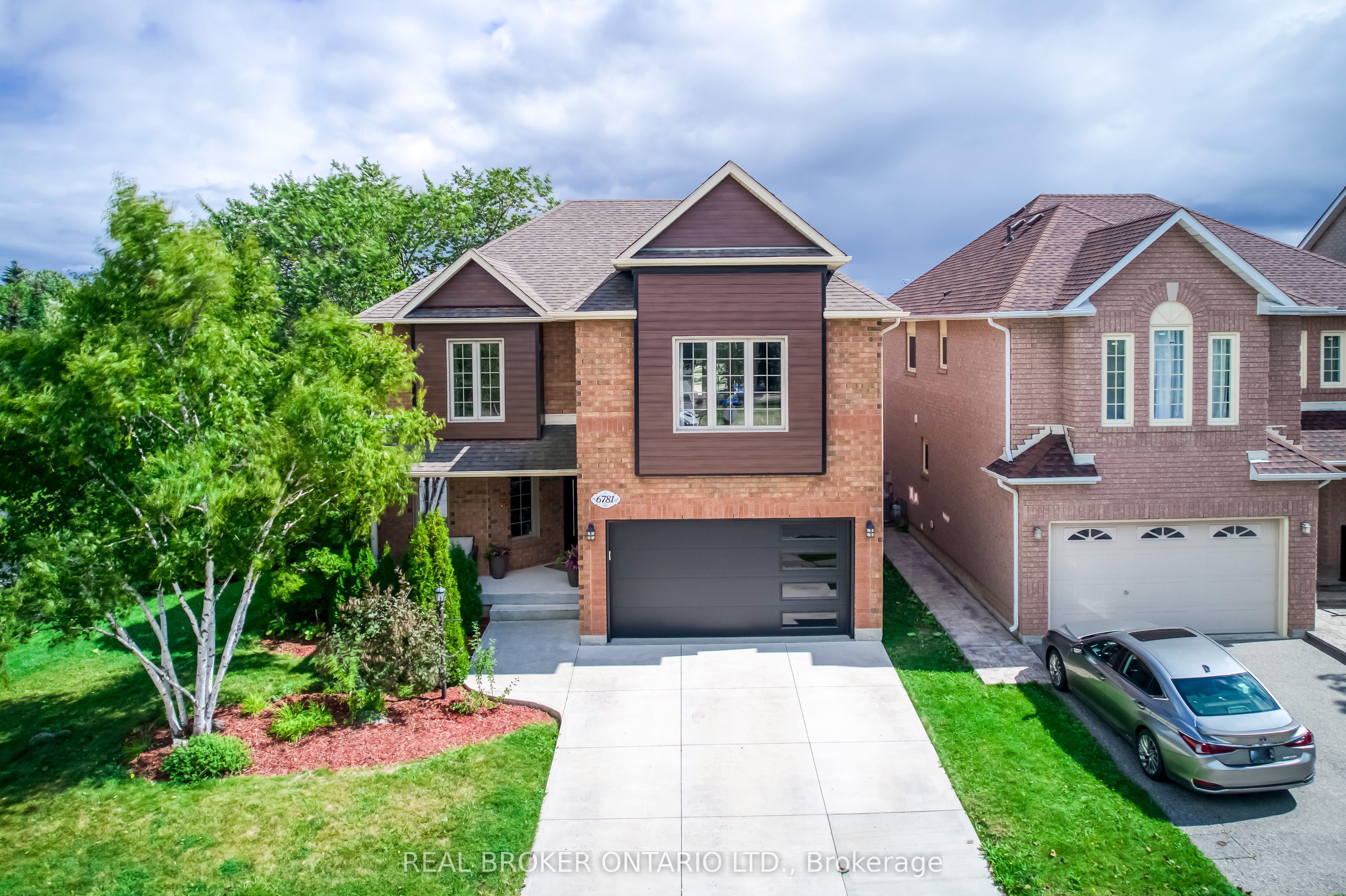 6781 Gracefield Drive, Mississauga, ON L5N 6T5 photo 3