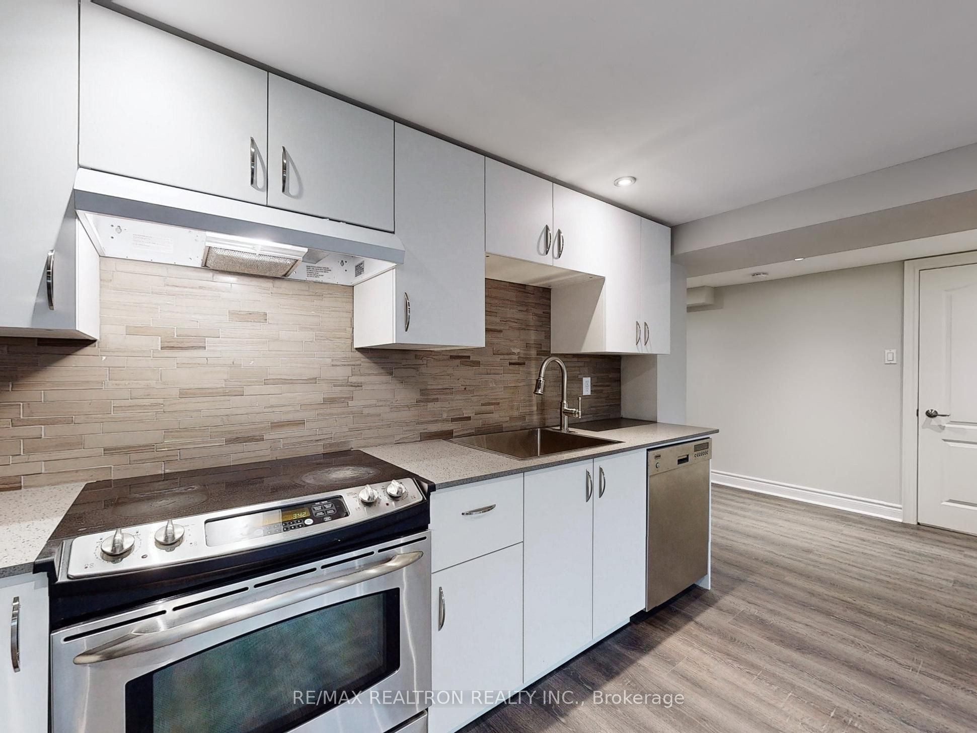 49 Exbury Road Bsmt, Toronto, ON M3M 1P9 photo 3