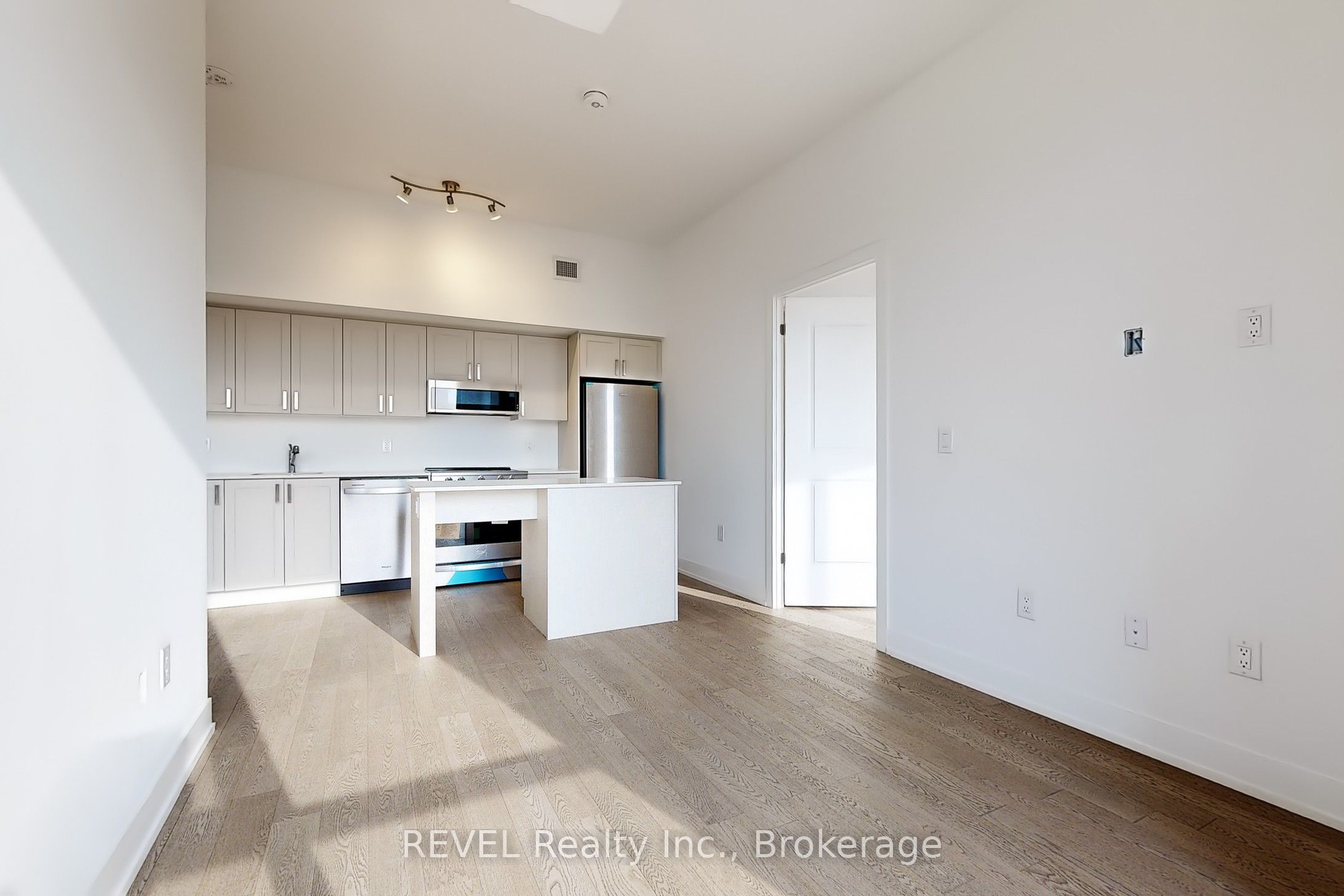 1063 Douglas McCurdy Comm Circle 602, Mississauga, ON L5G 0C5 photo 5