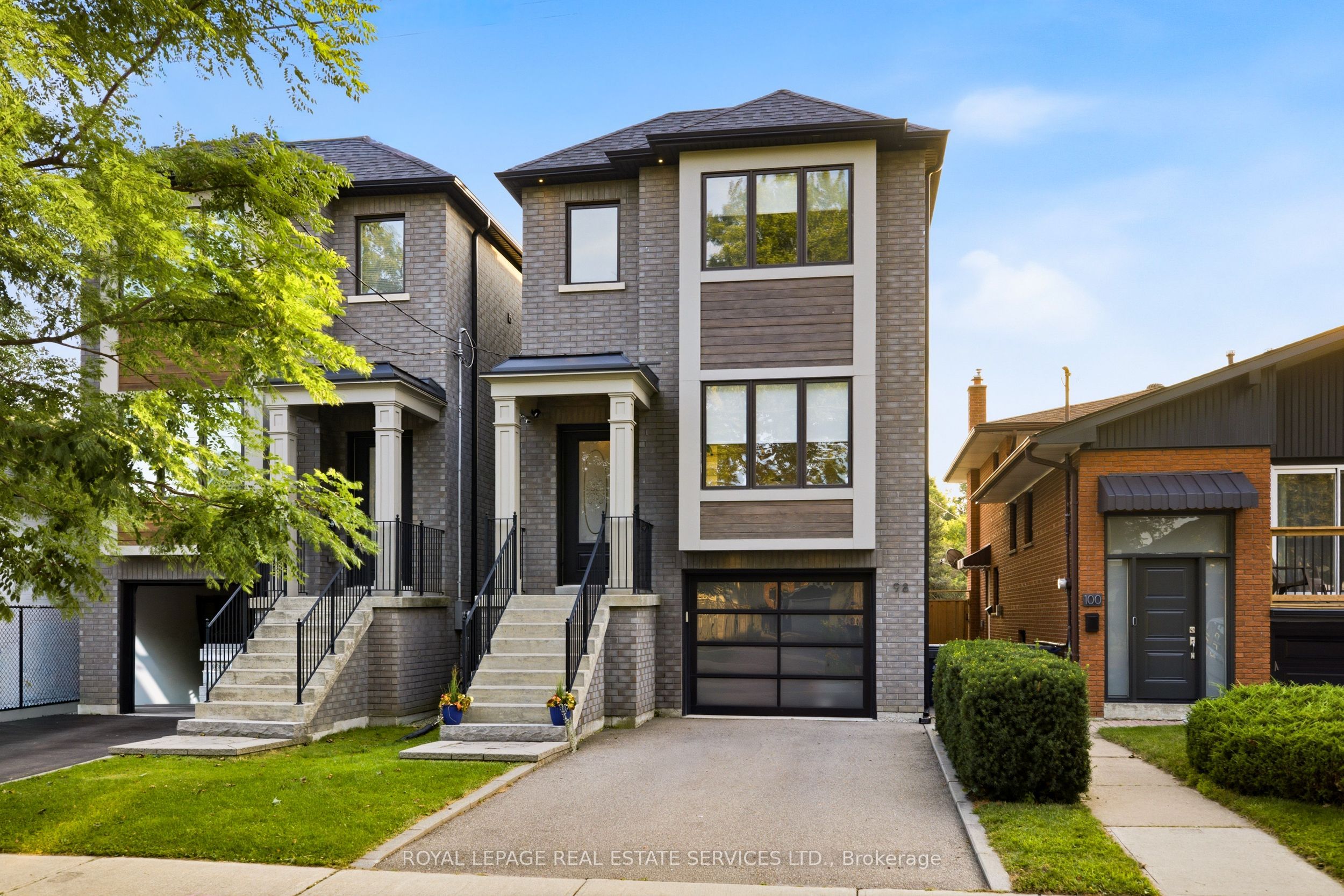 98 Foch Avenue S, Toronto, ON M8W 3X8 photo 2