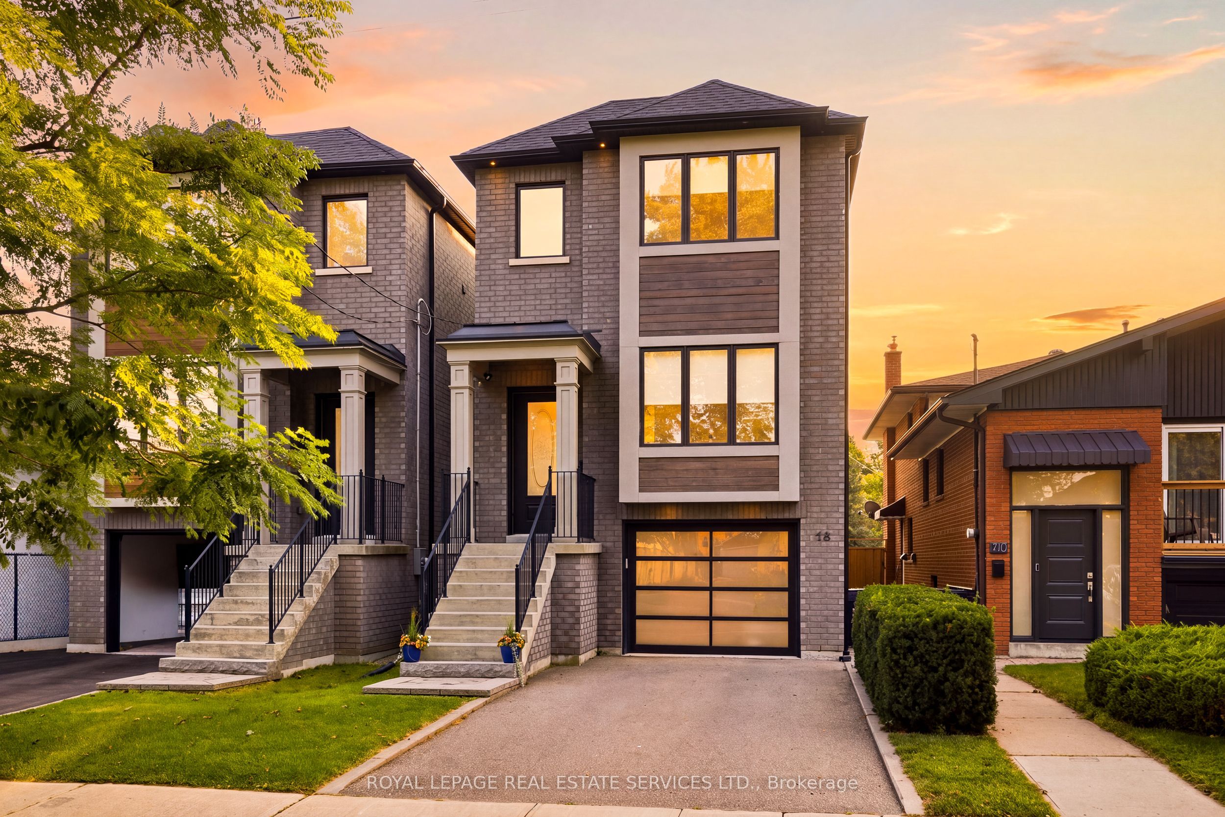 98 Foch Avenue S, Toronto, ON M8W 3X8 photo 3
