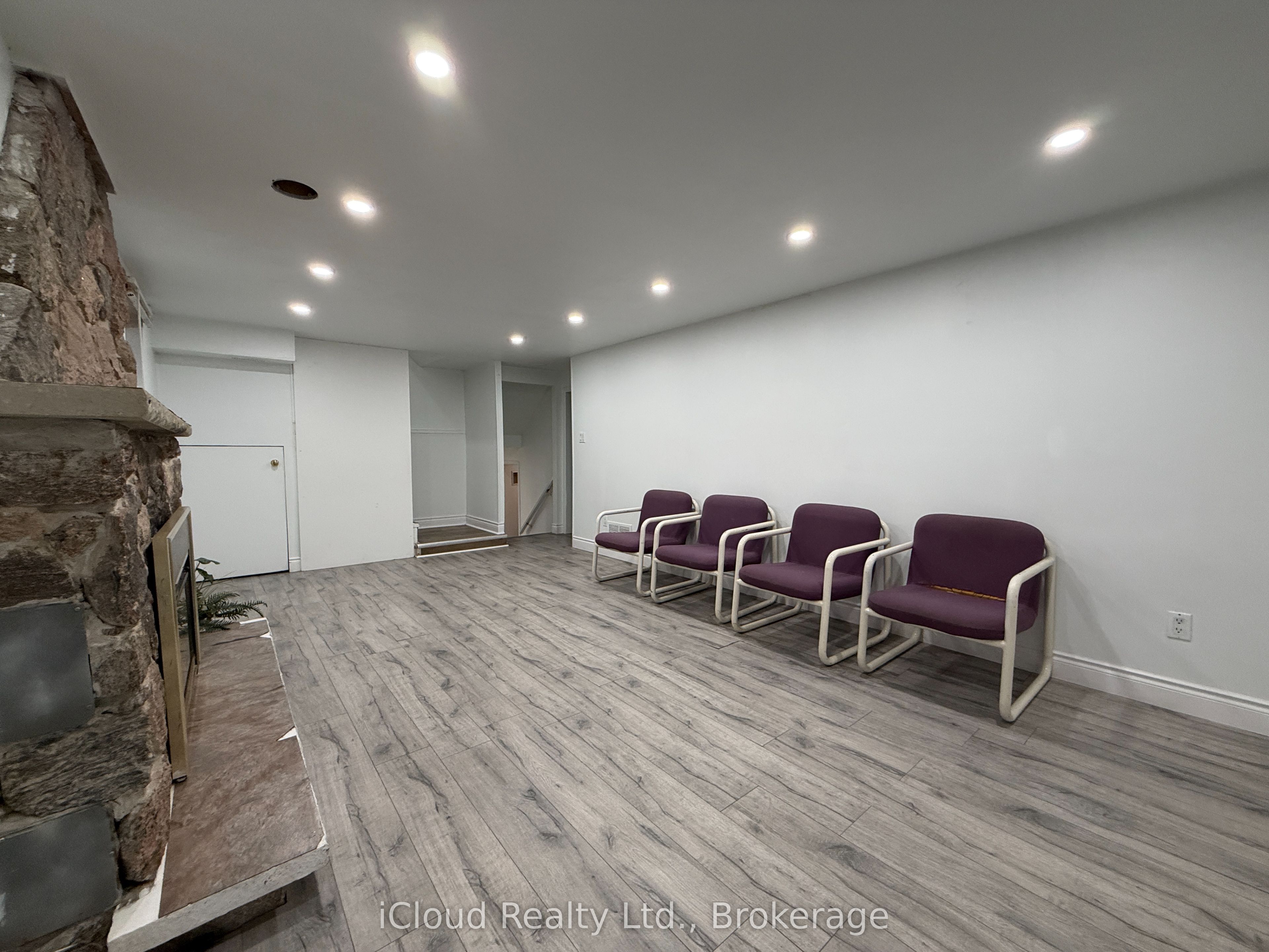41 Manitou Crescent N Basement, Brampton, ON L6S 2Z6 photo 2