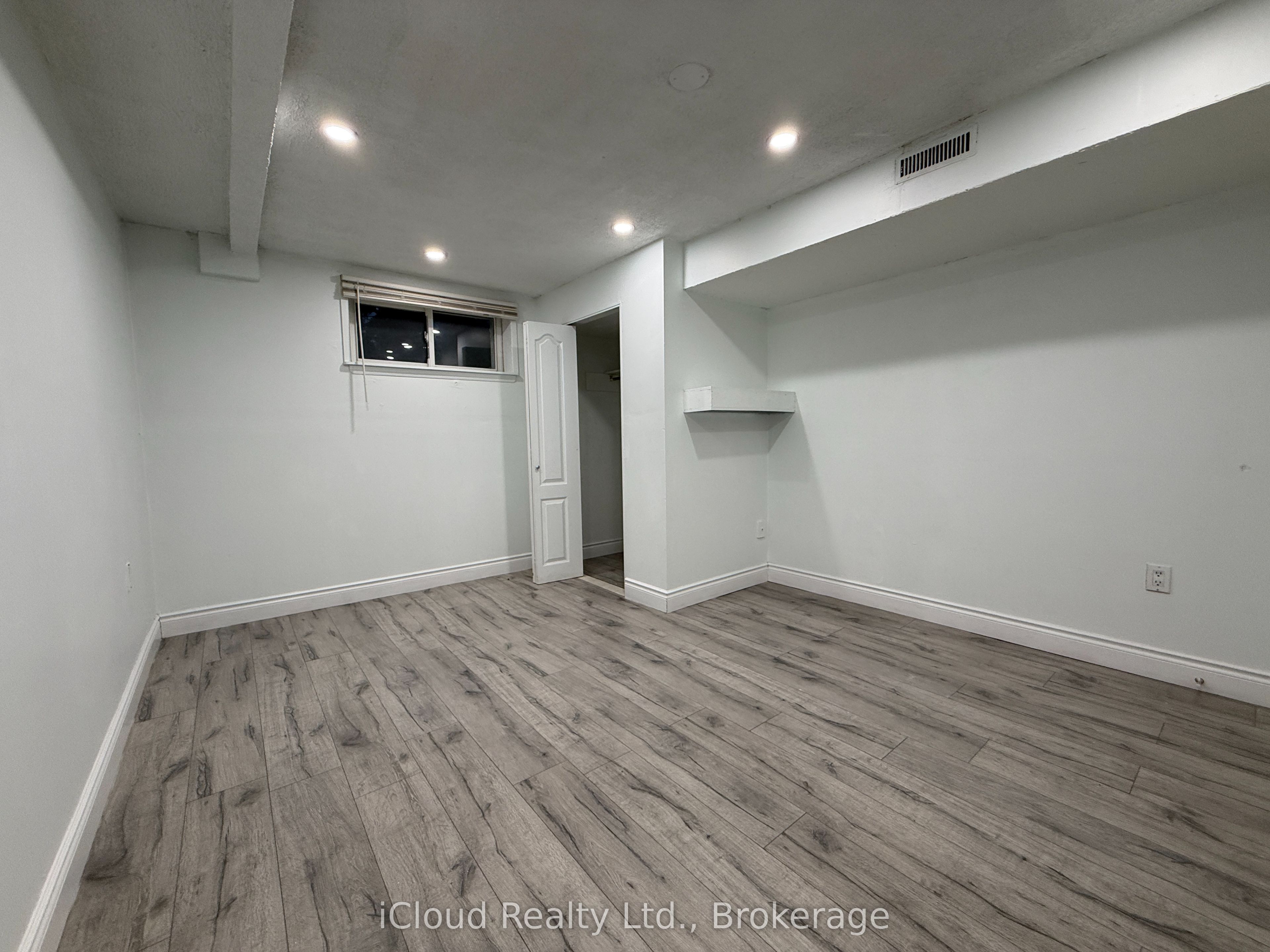 41 Manitou Crescent N Basement, Brampton, ON L6S 2Z6 photo 4