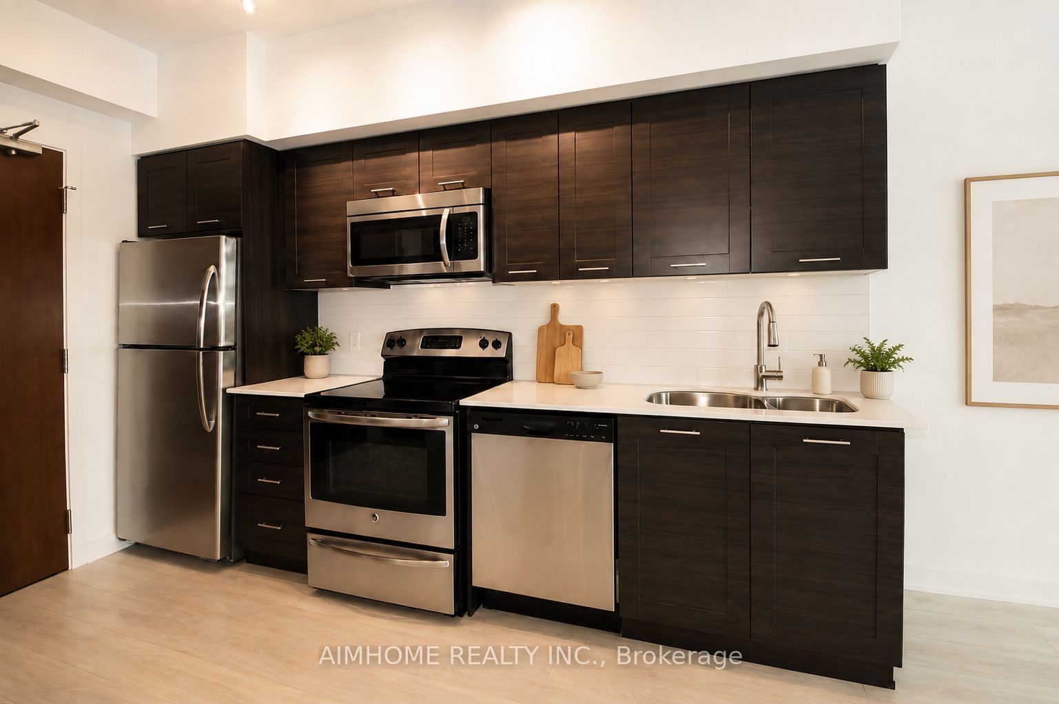 2212 Lakeshore Boulevard W 1604, Toronto, ON M8V 0C2 photo 2