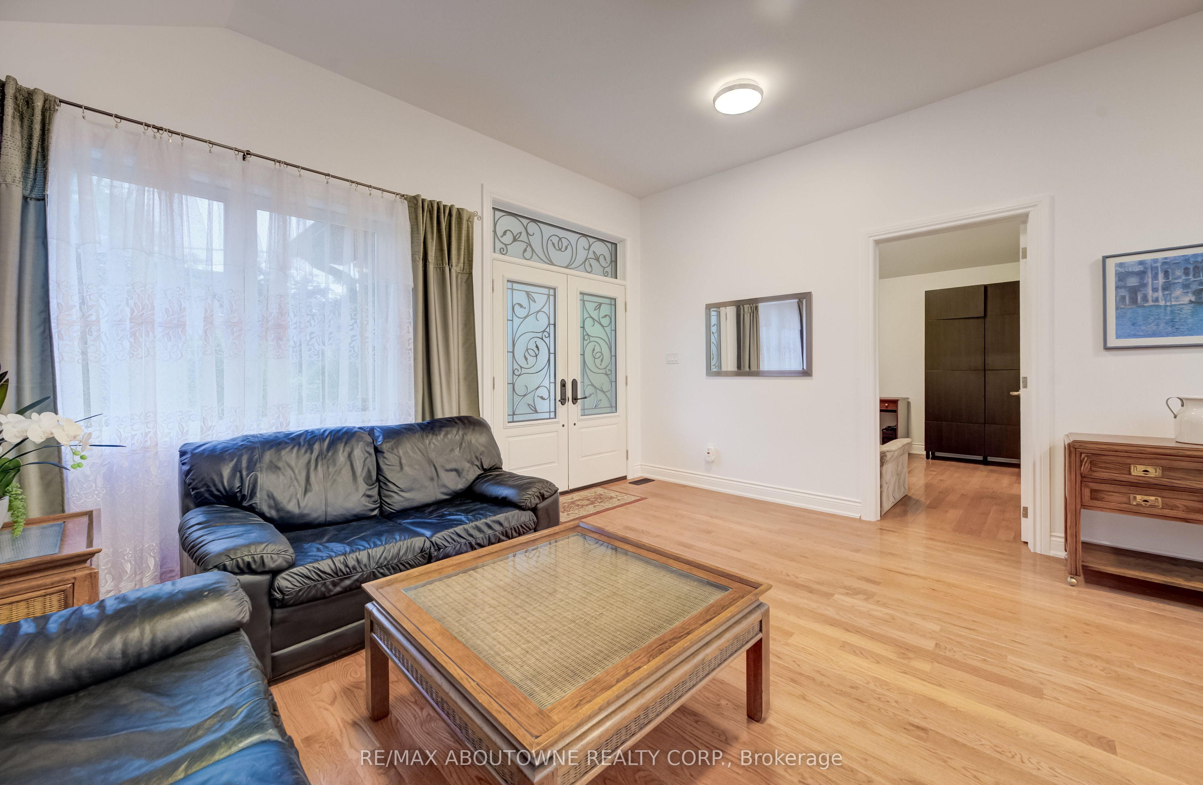 3091 Parkerhill Road, Mississauga, ON L5B 1V6 photo 3