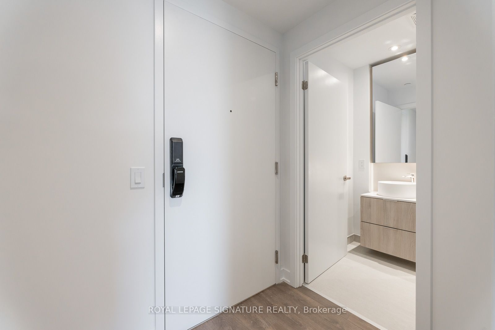 28 Ann Street 518, Mississauga, ON L5G 3G1 photo 3