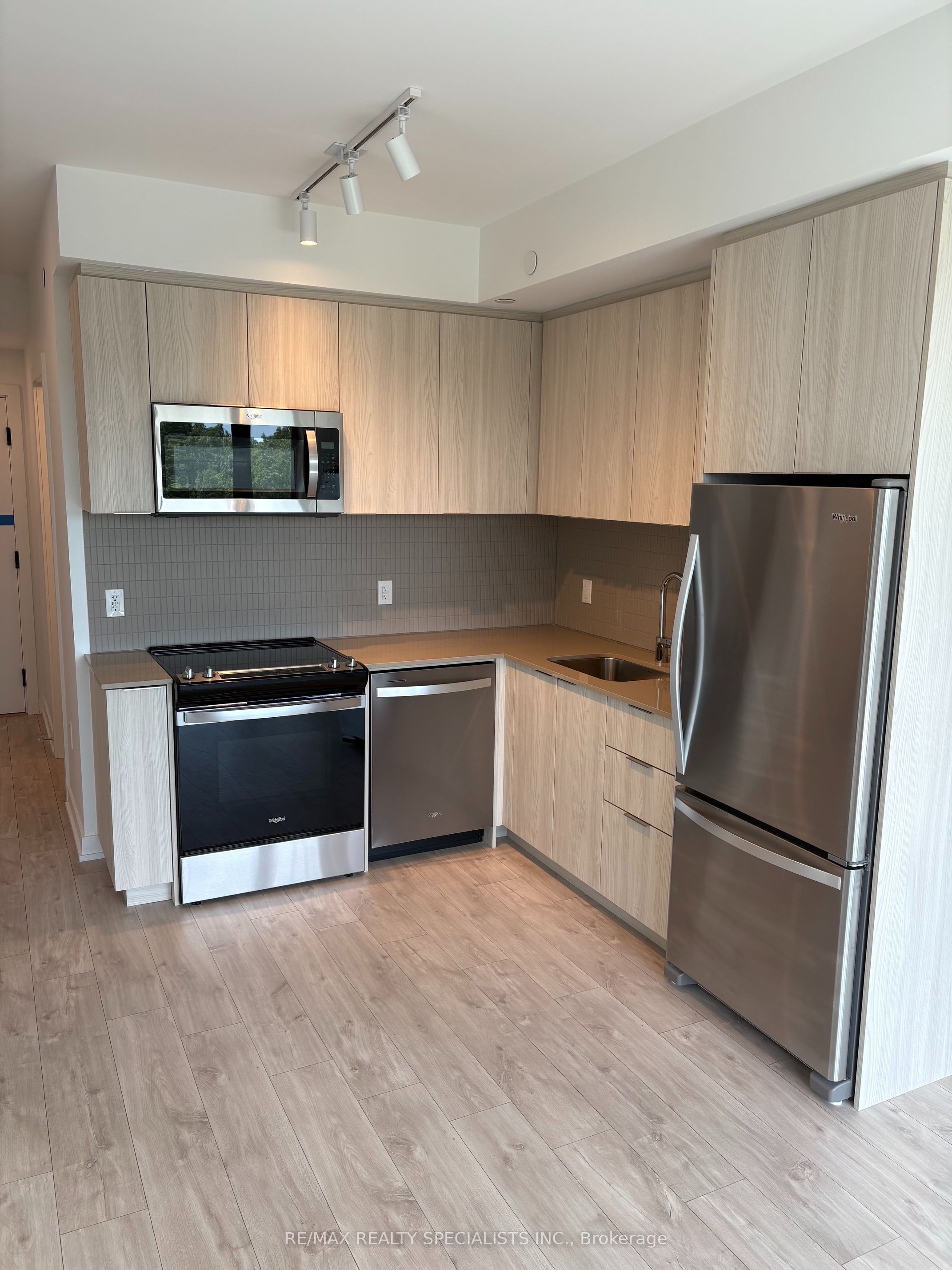 740 Whitlock Avenue 615, Milton, ON L9E 2B2 photo 2