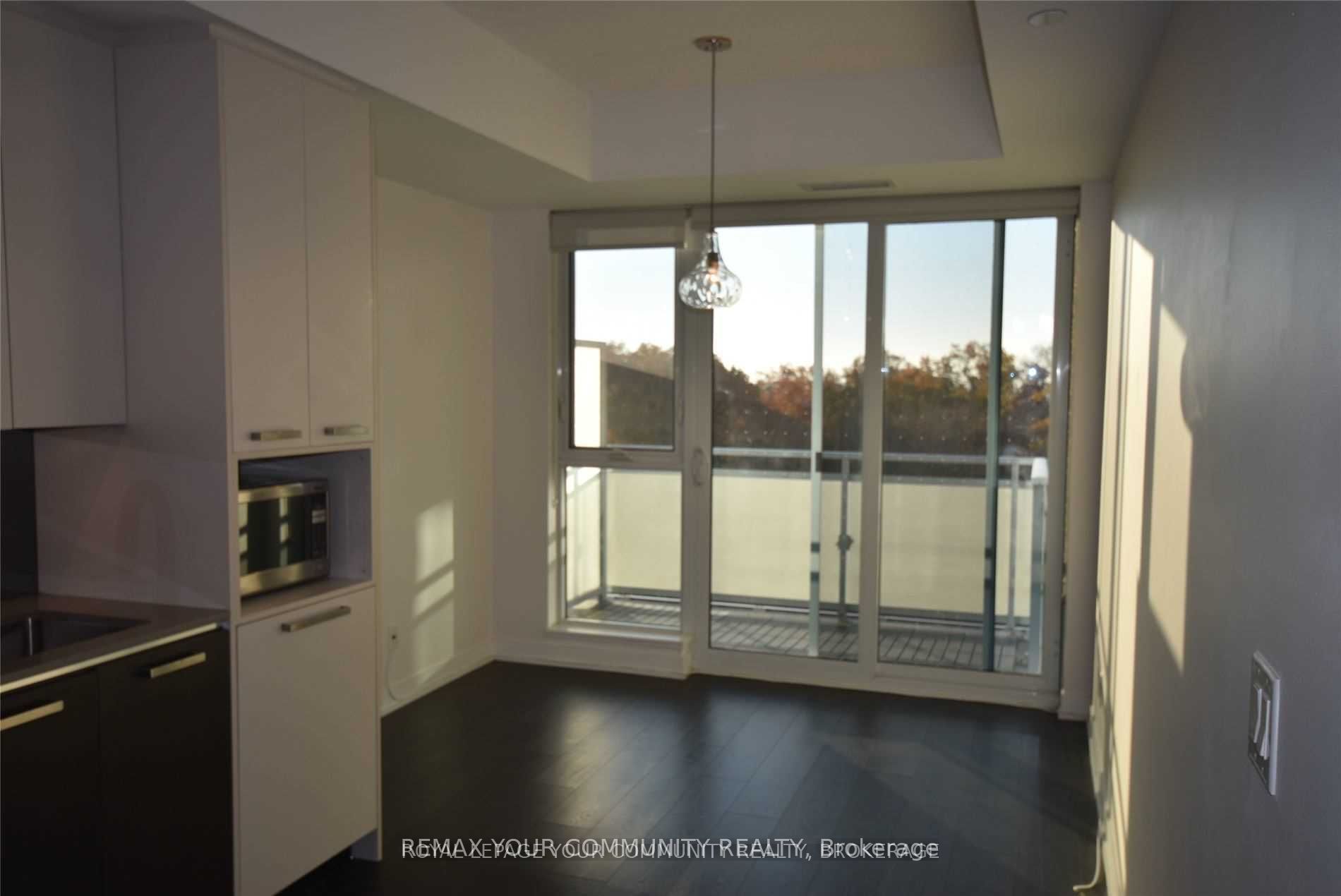 1830 Bloor Street W 622, Toronto, ON M6P 3K6 photo 4