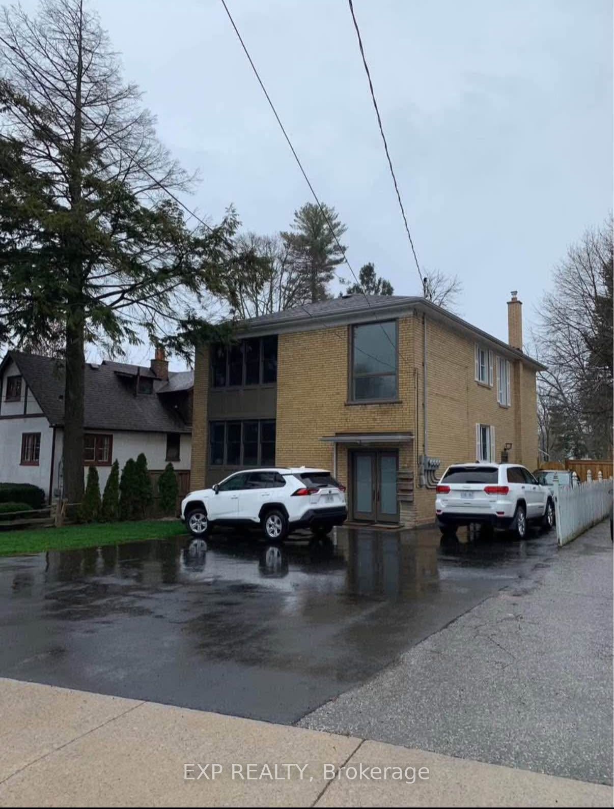 60 Maple Avenue S 3, Mississauga, ON L5H 2R6
