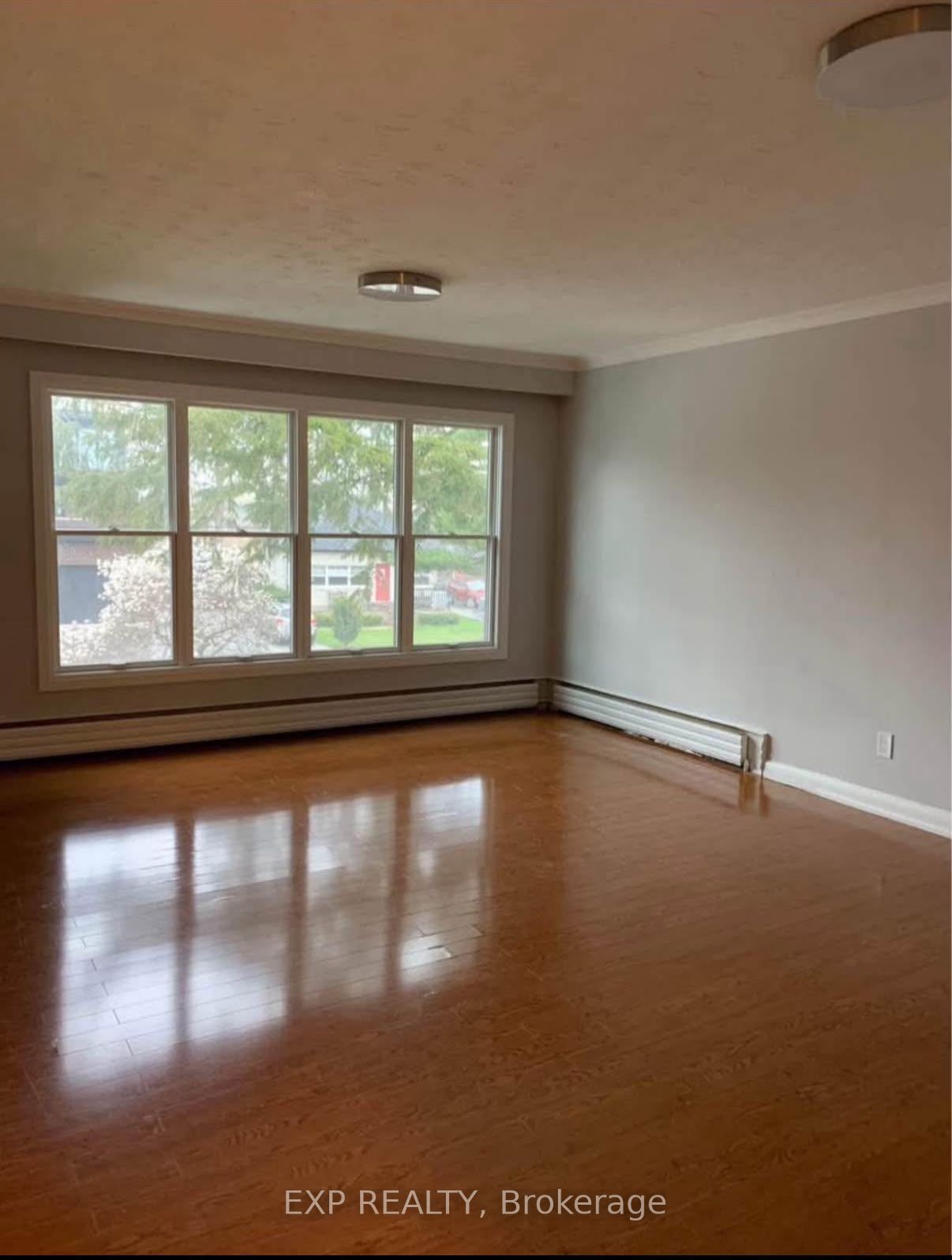 60 Maple Avenue S 3, Mississauga, ON L5H 2R6 photo 2
