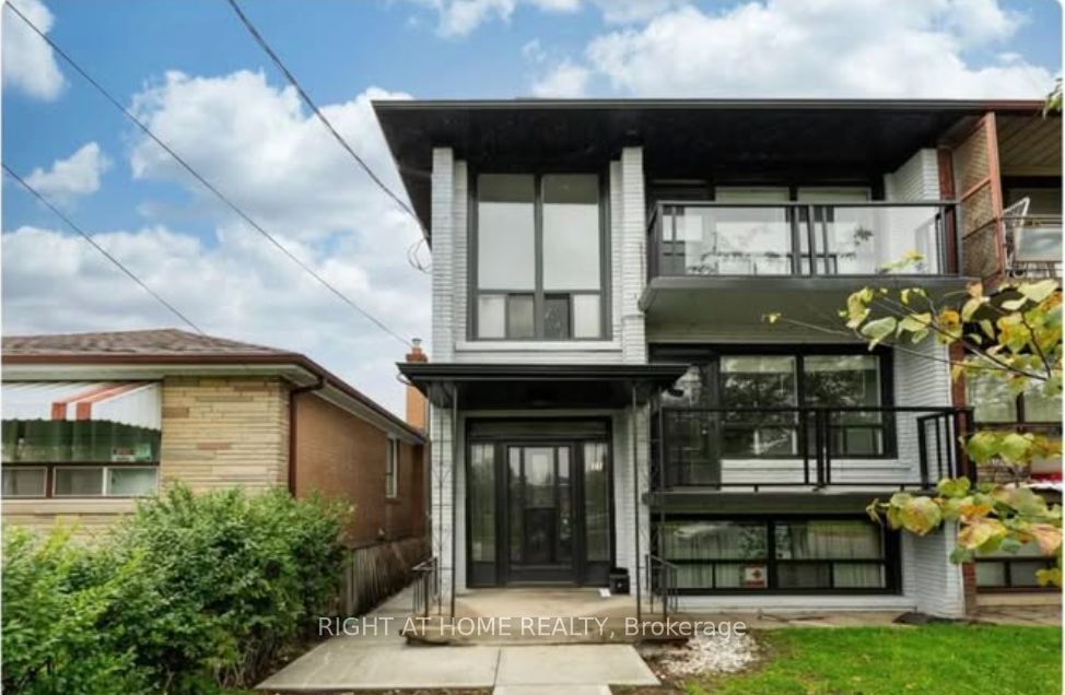 31 Wesley Street 1, Toronto, ON M8Y 2W5