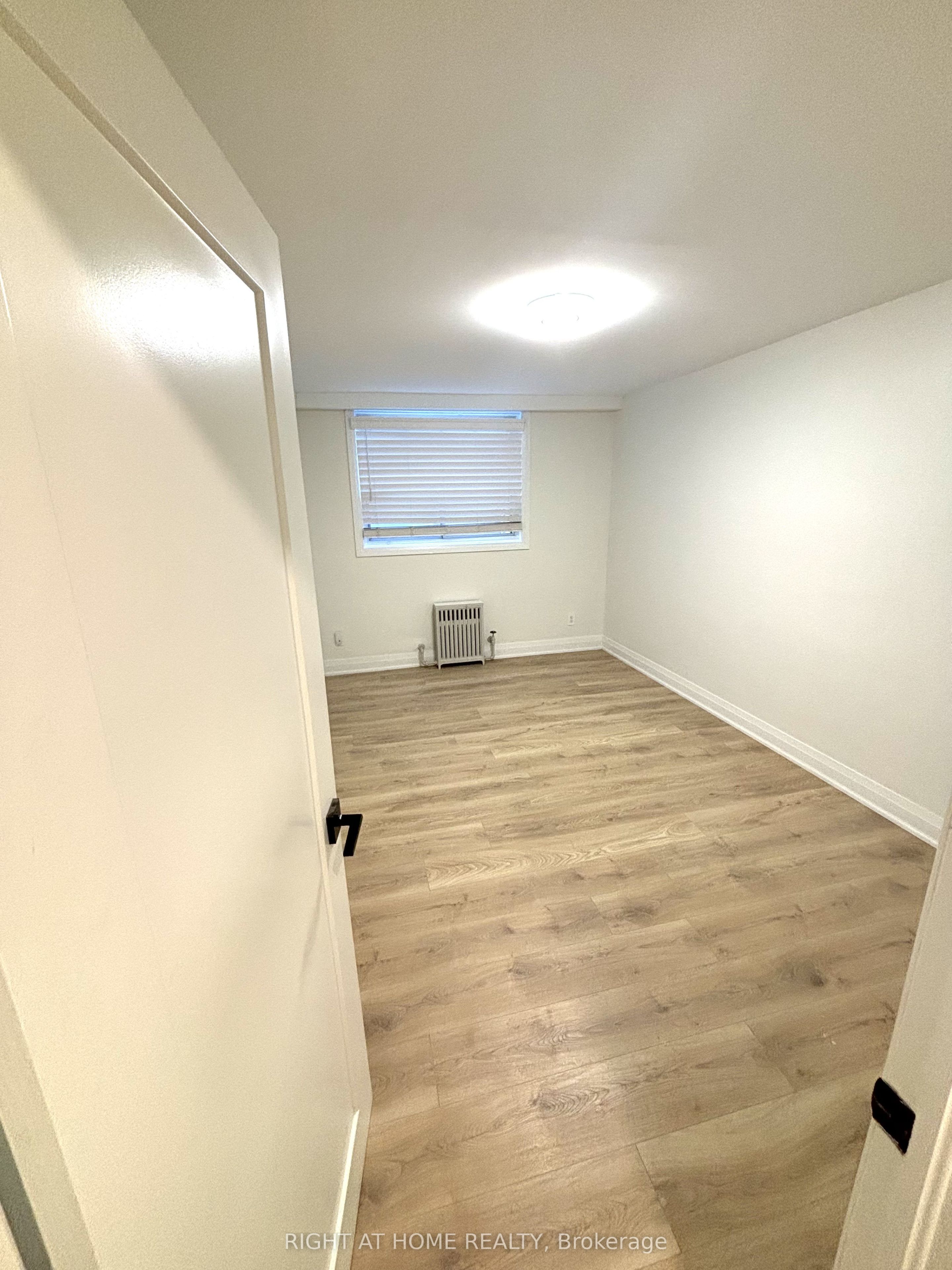 31 Wesley Street 1, Toronto, ON M8Y 2W5 photo 5