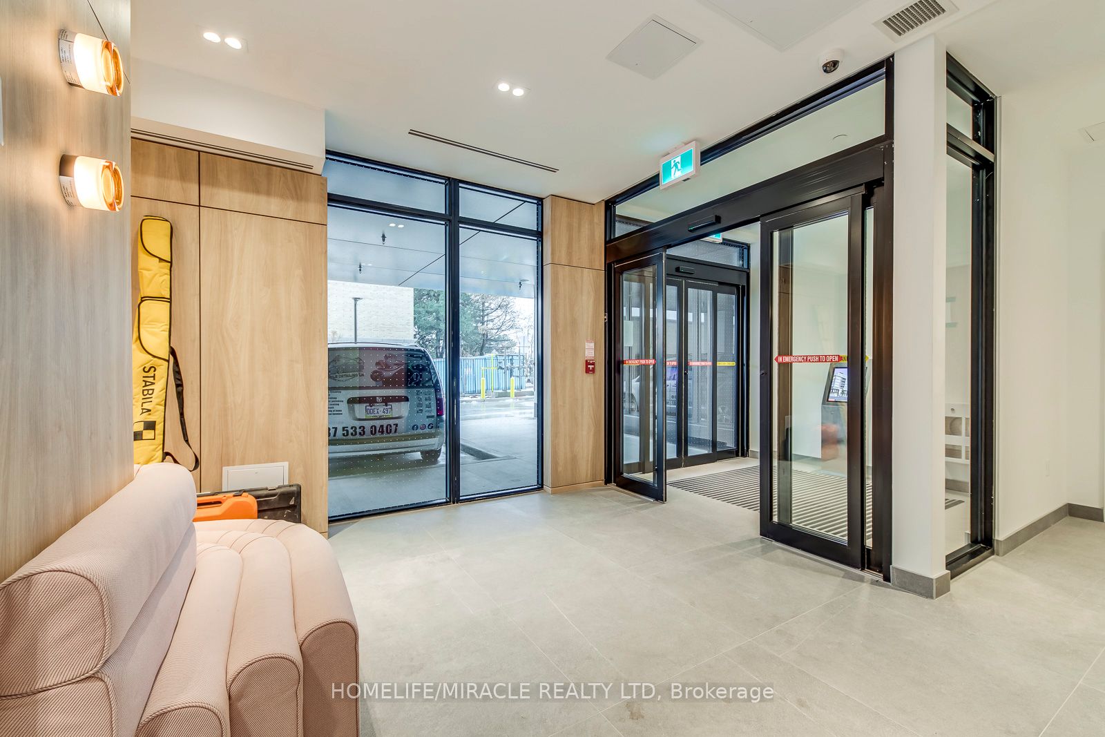 801 The Queensway 109, Toronto, ON M8Z 1N4 photo 3