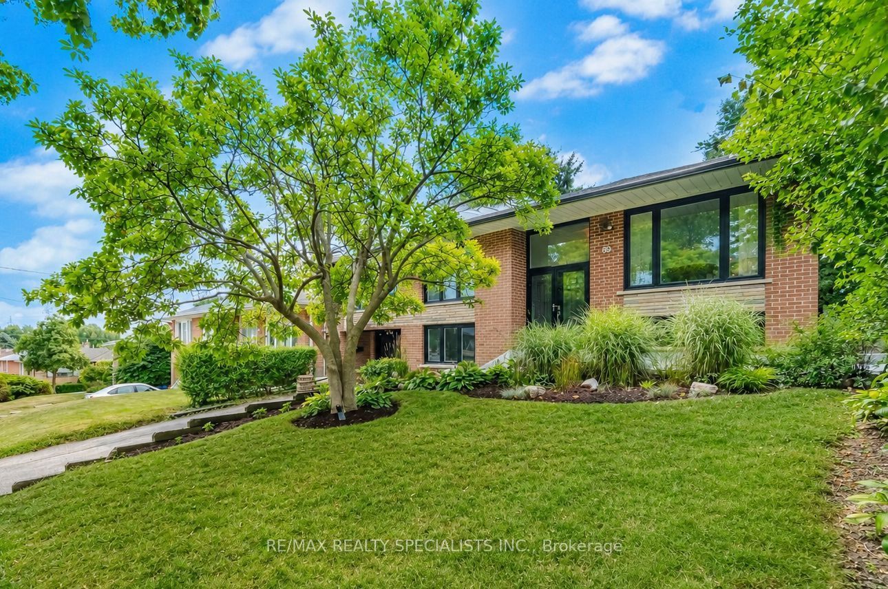 89 Alhart Drive, Toronto, ON M9V 2N6