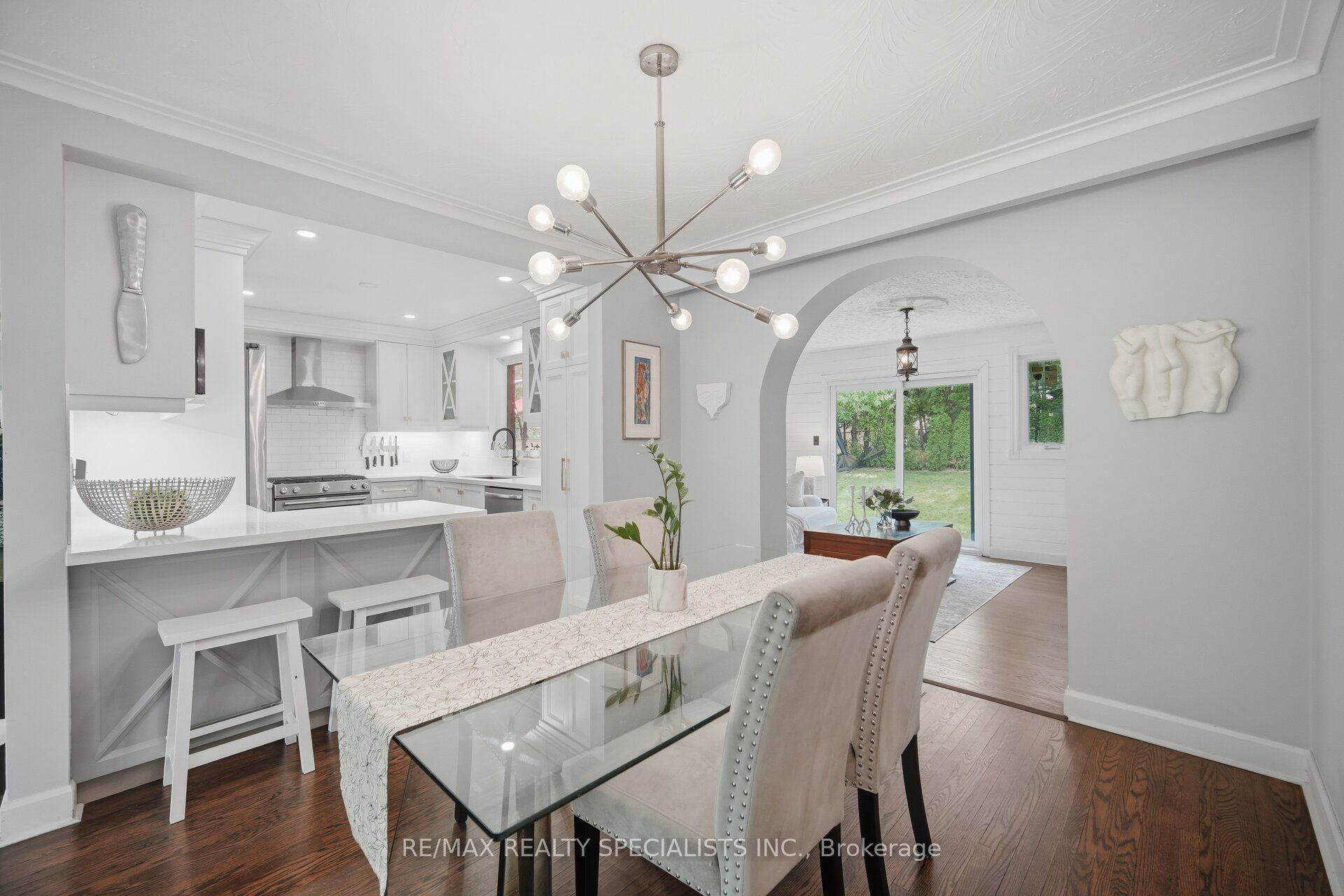 89 Alhart Drive, Toronto, ON M9V 2N6 photo 2