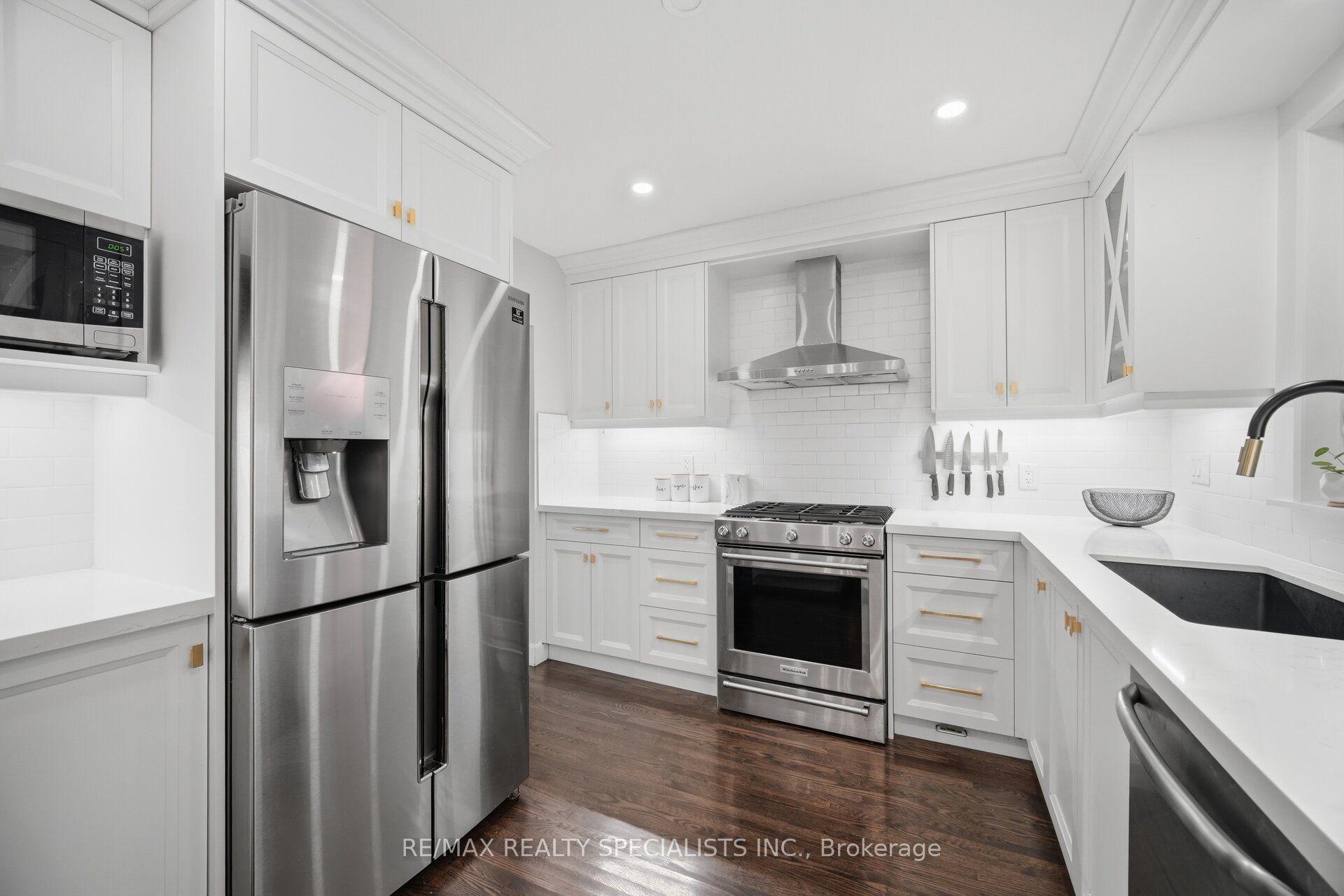 89 Alhart Drive, Toronto, ON M9V 2N6 photo 3