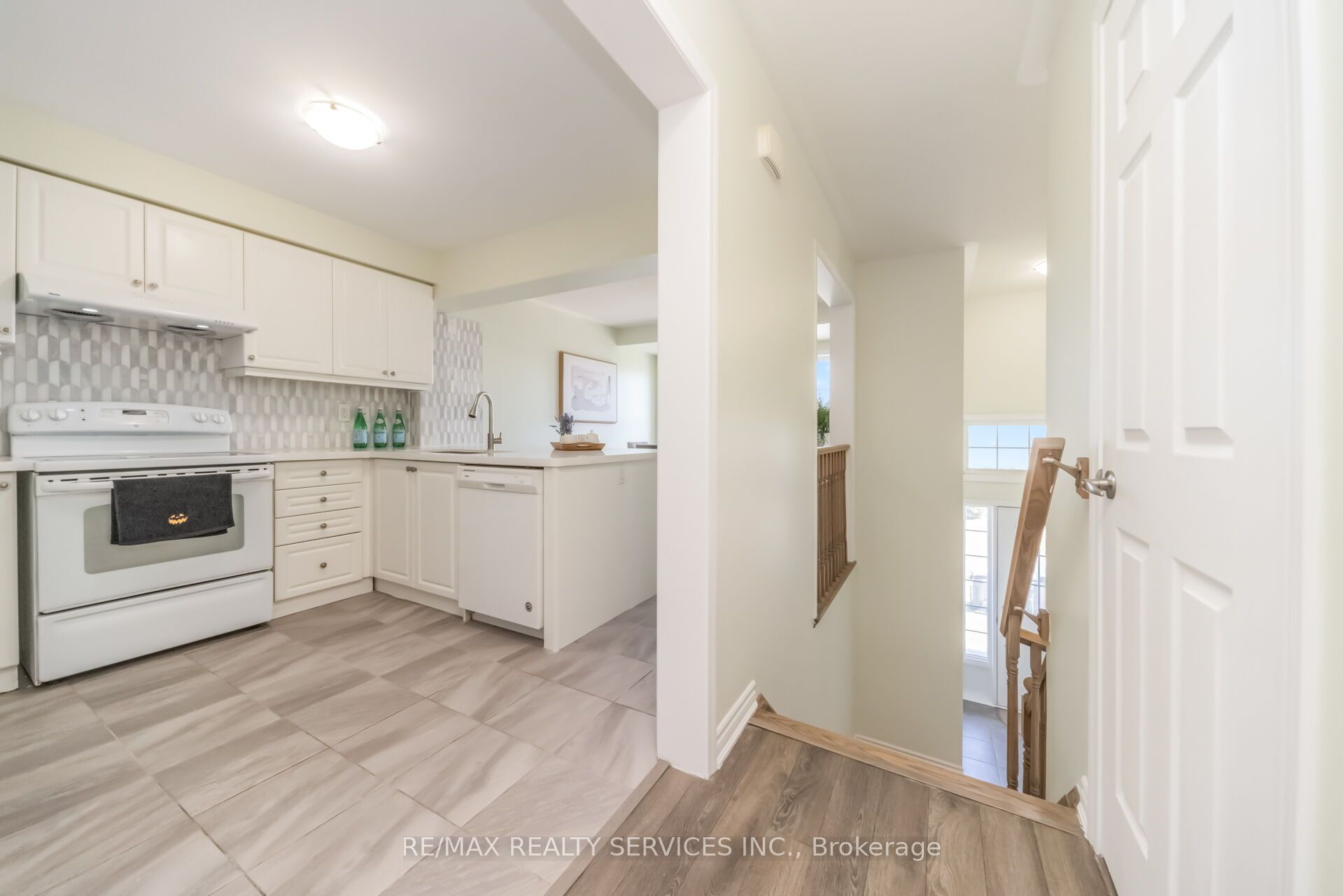 39 Baycliffe Crescent Upper, Brampton, ON L7A 0S5 photo 5
