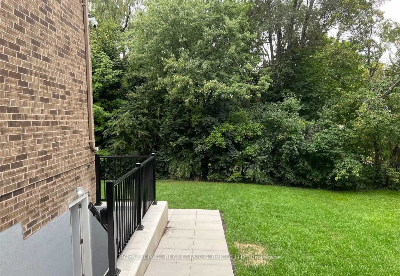 45 Ontario Court S Lower, Mississauga, ON L5M 2K5 photo 4