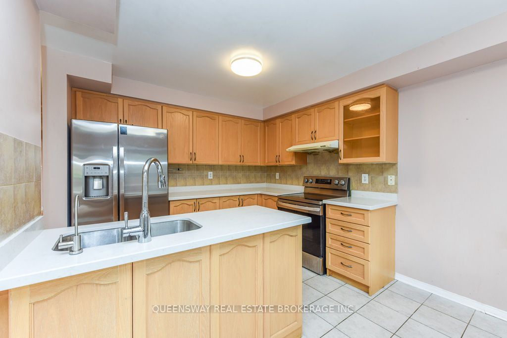 46 Thunderbird Trail, Brampton, ON L6R 2T3 photo 4