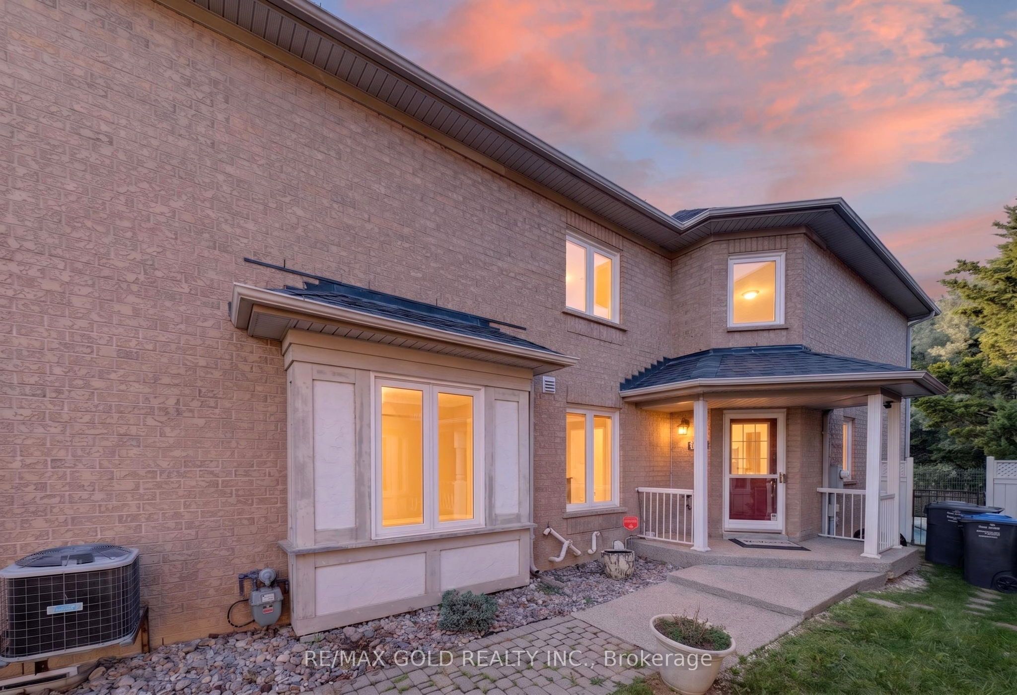 142 Pressed Brick Drive, Brampton, ON L6V 4K6 photo 2