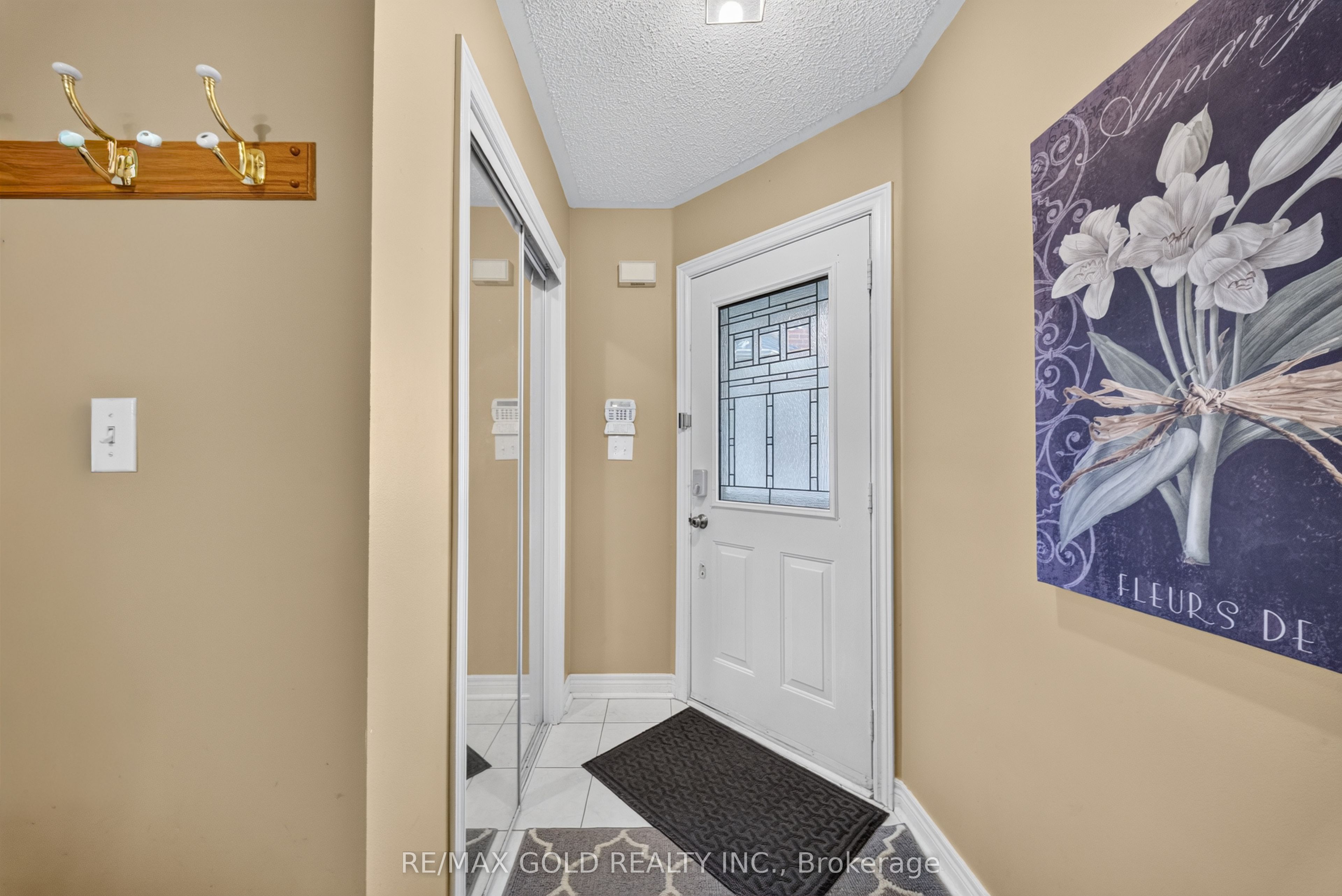 142 Pressed Brick Drive, Brampton, ON L6V 4K6 photo 3