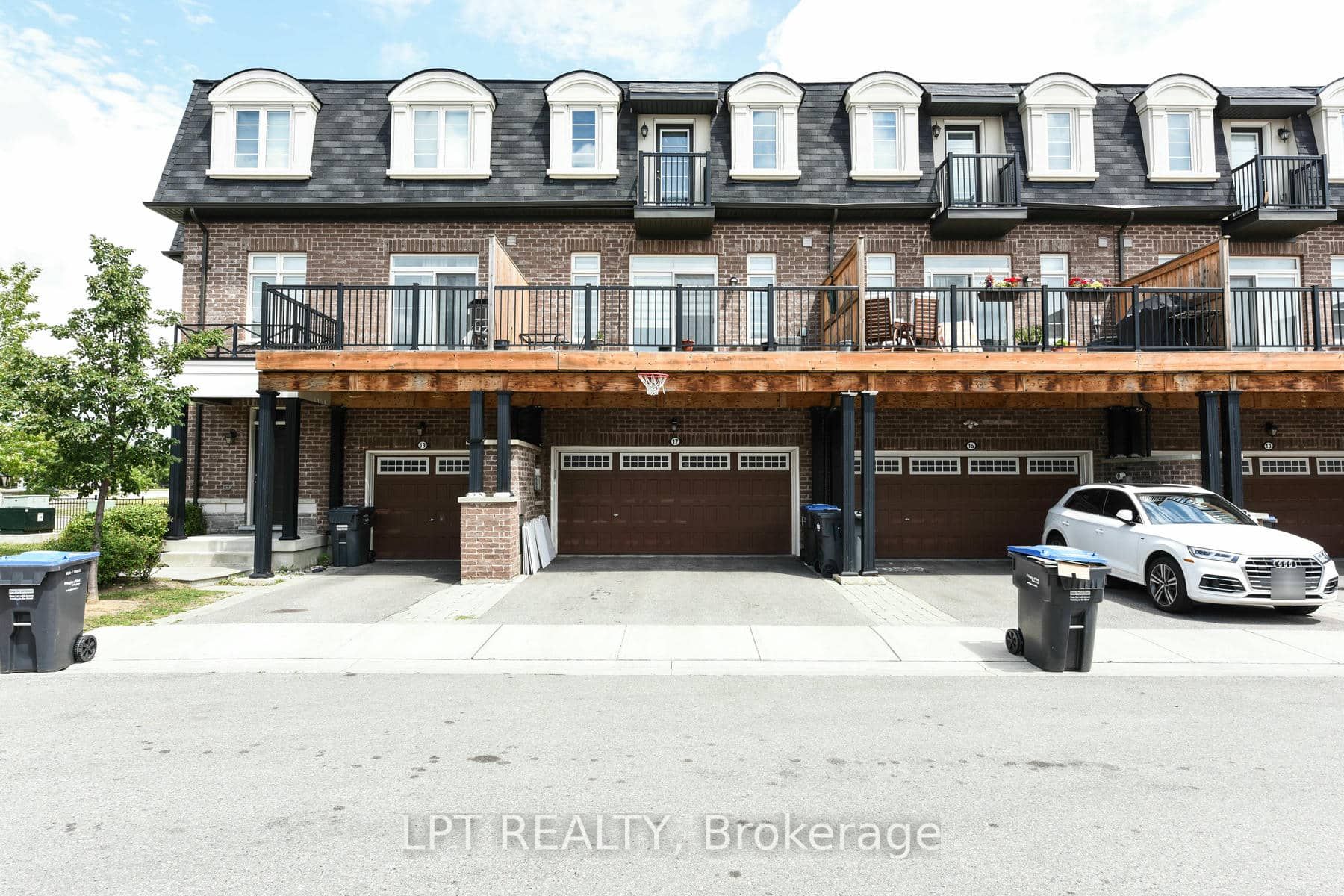17 Gilford Street, Brampton, ON L6X 0E4 photo 2