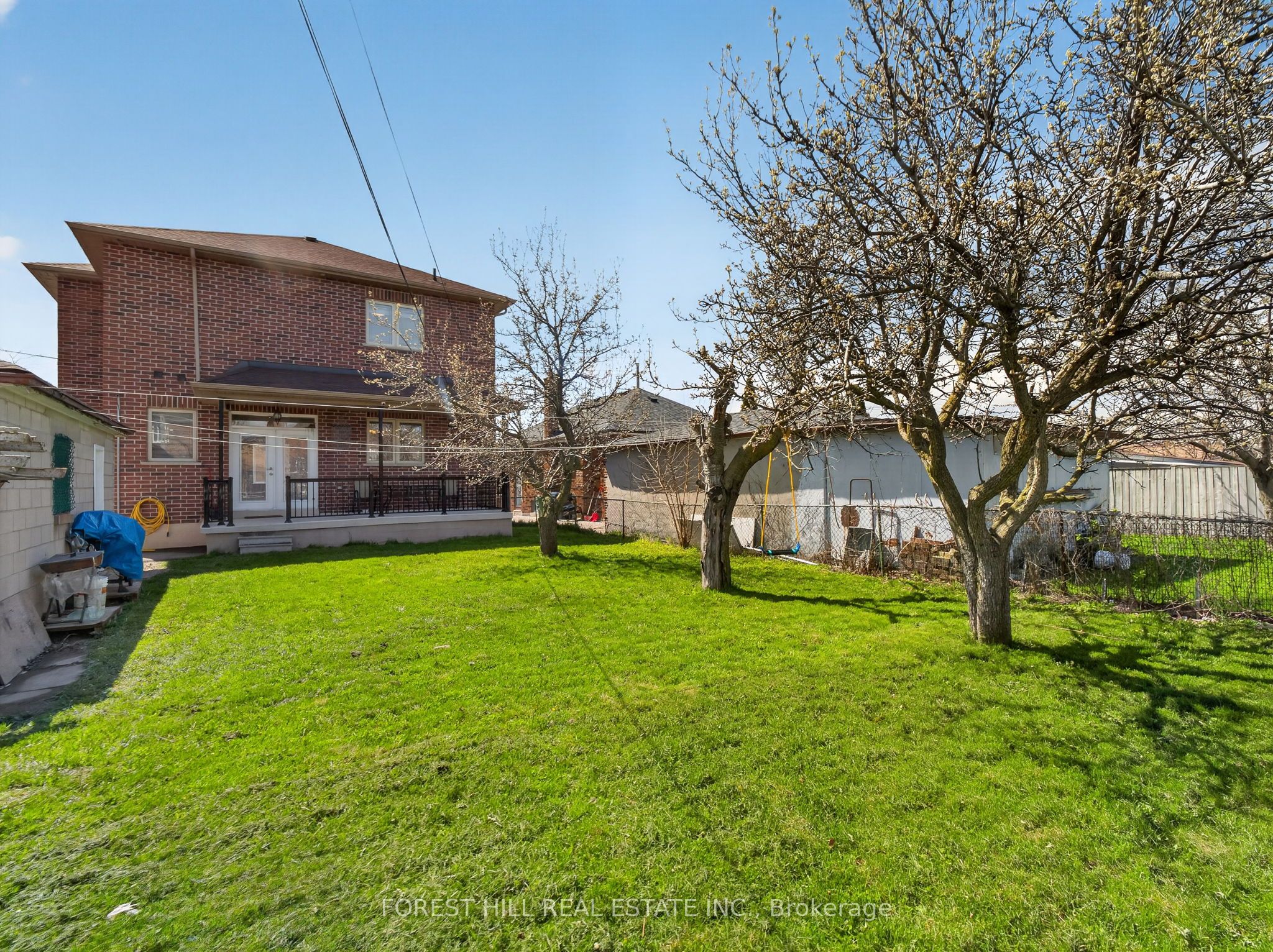 114 Regent Road, Toronto, ON M3K 1H4 photo 2