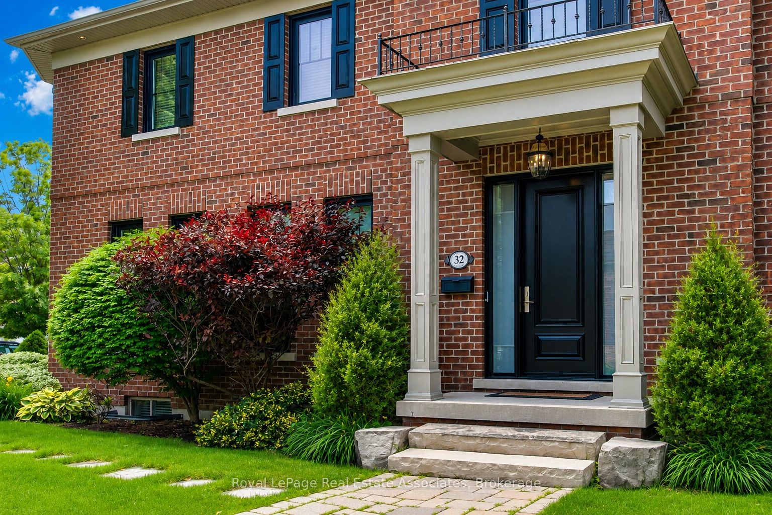 32 Jopling Avenue N, Toronto, ON M9B 4E7 photo 3