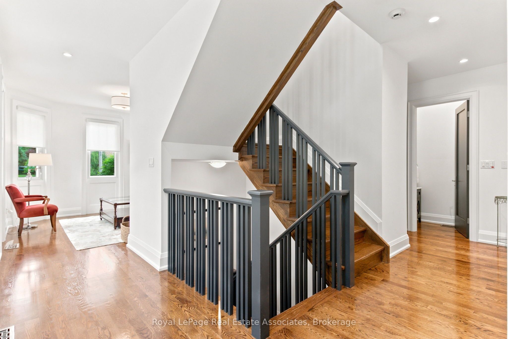 32 Jopling Avenue N, Toronto, ON M9B 4E7 photo 5