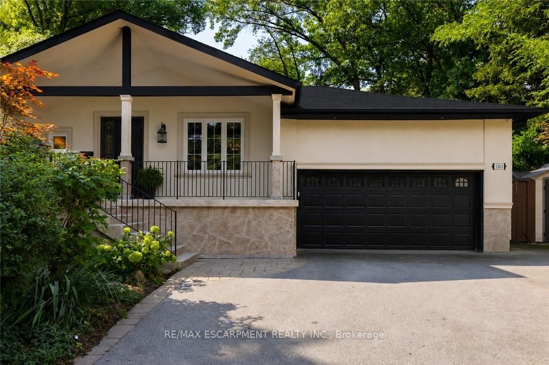 1063 Greenoaks Drive, Mississauga, ON L5J 3A1 photo 2