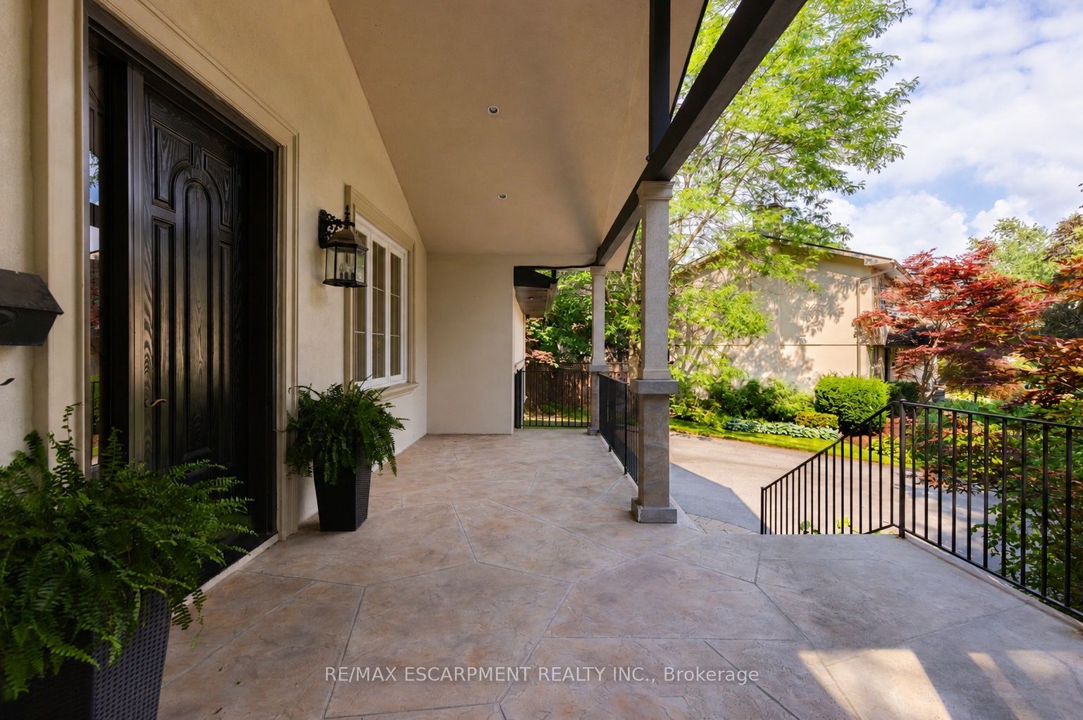 1063 Greenoaks Drive, Mississauga, ON L5J 3A1 photo 4