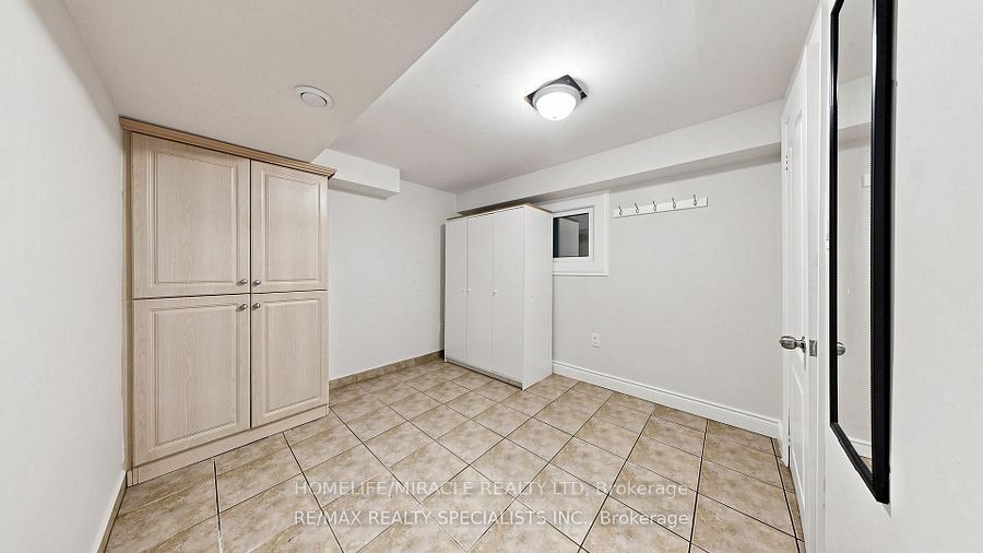 7444 Homeside Gardens Bsmt, Mississauga, ON L4T 2A7 photo 5