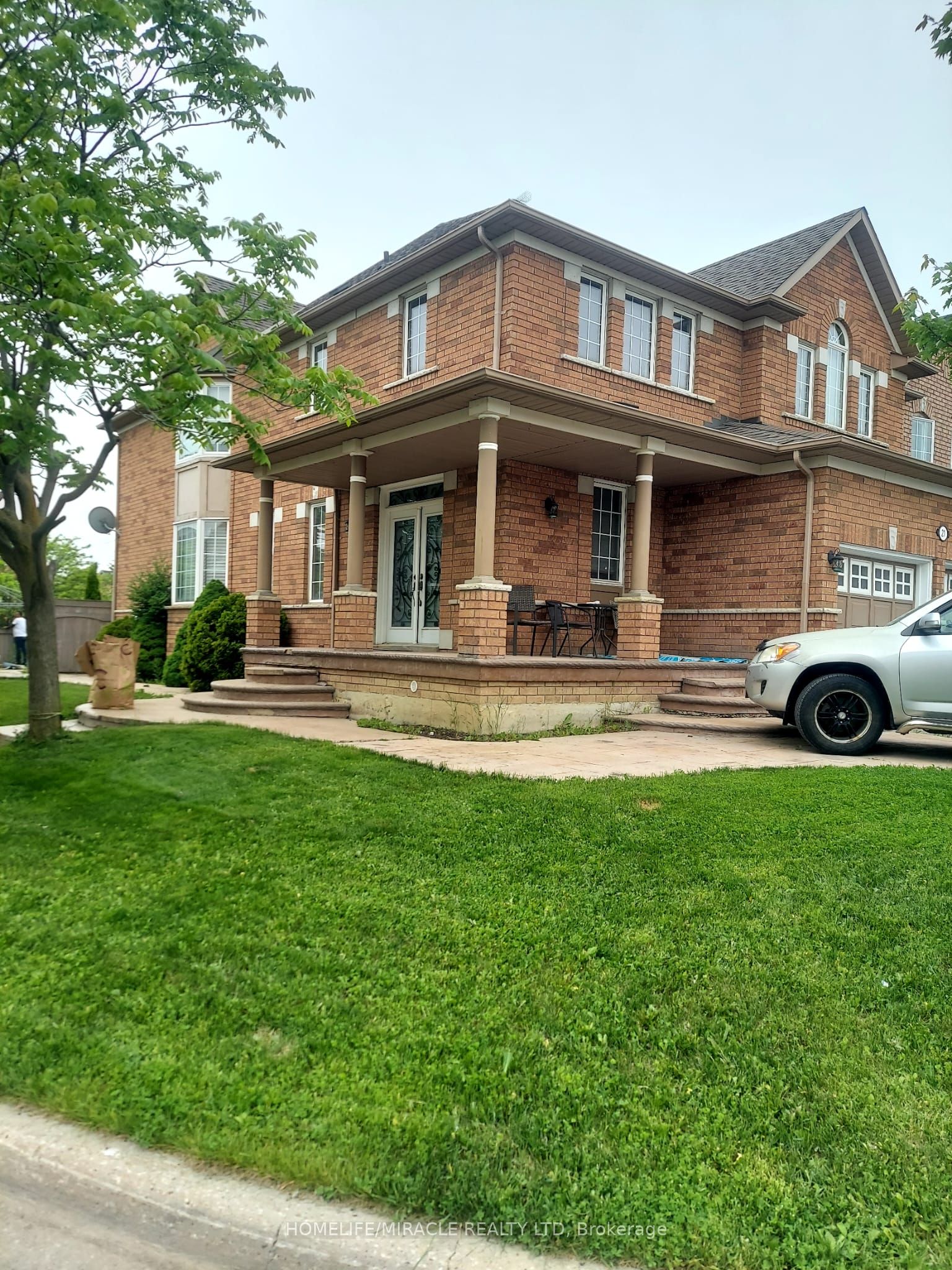 21 Mario Street, Brampton, ON L6P 1N1