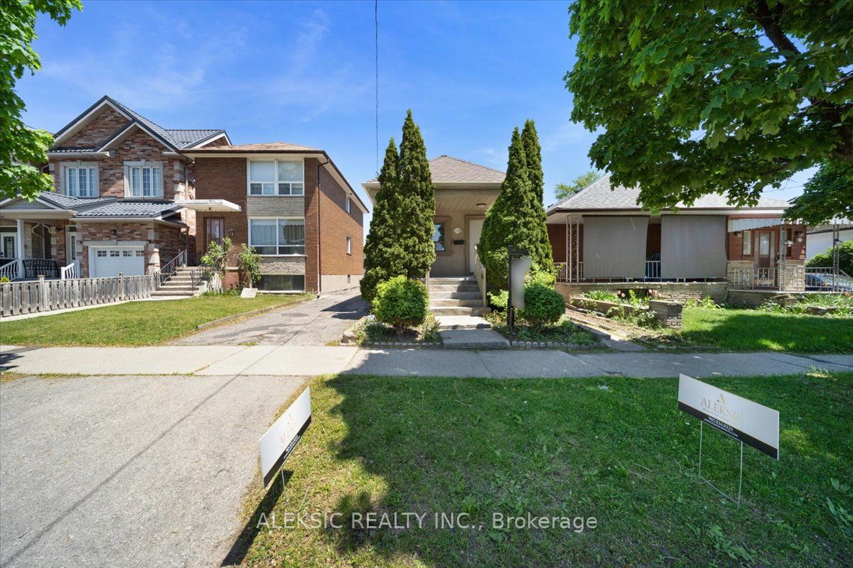 179 Thirtieth Street, Toronto, ON M8W 3C6 photo 3