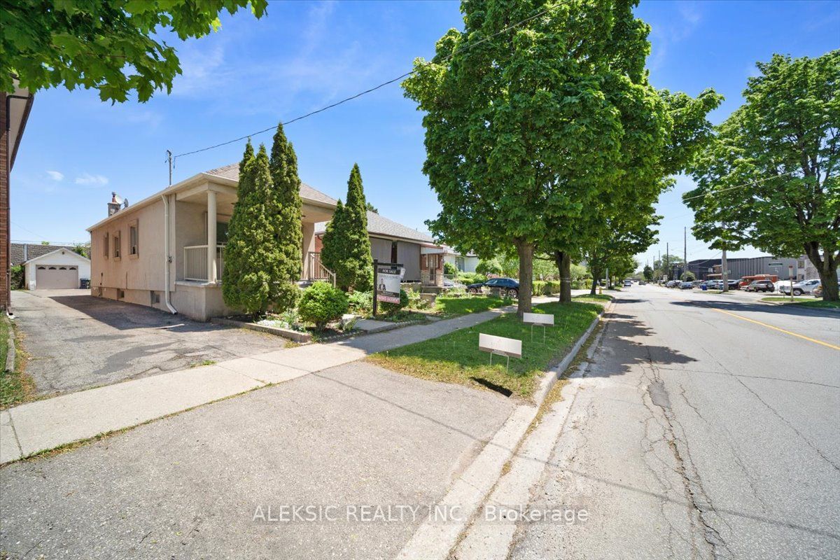 179 Thirtieth Street, Toronto, ON M8W 3C6 photo 4