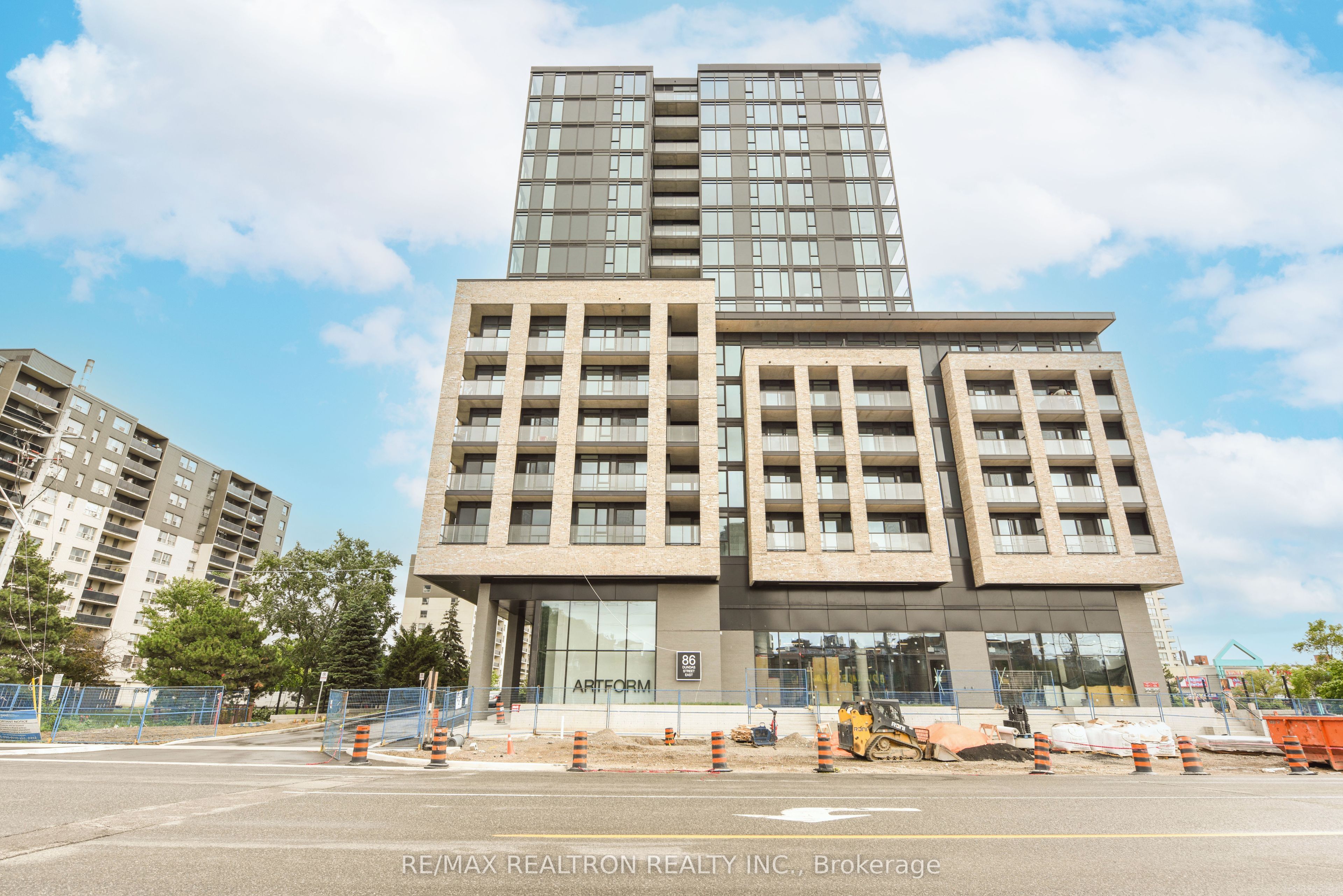 86 Dundas Street E 410, Mississauga, ON L5A 0B1