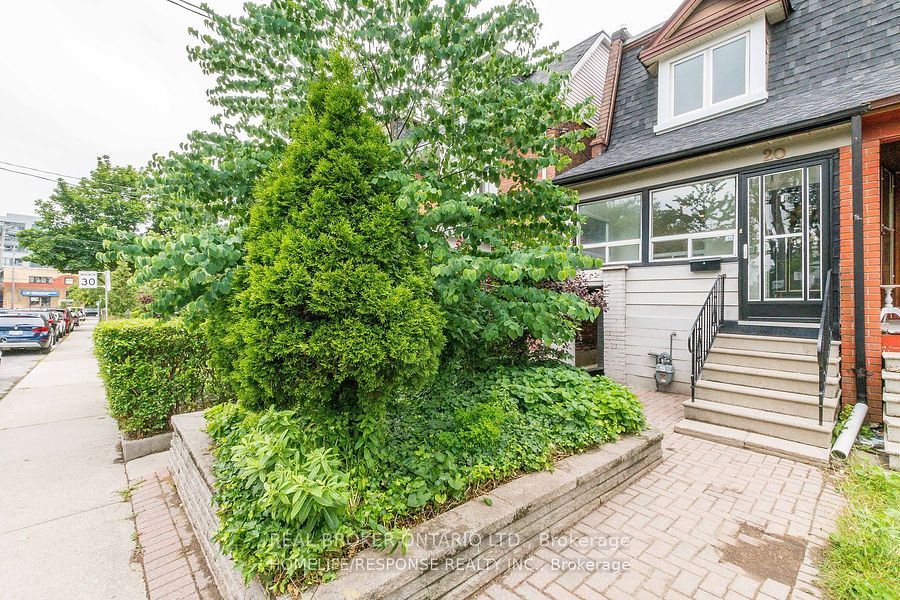 20 W Golden Avenue Upper, Toronto, ON M6R 2J4