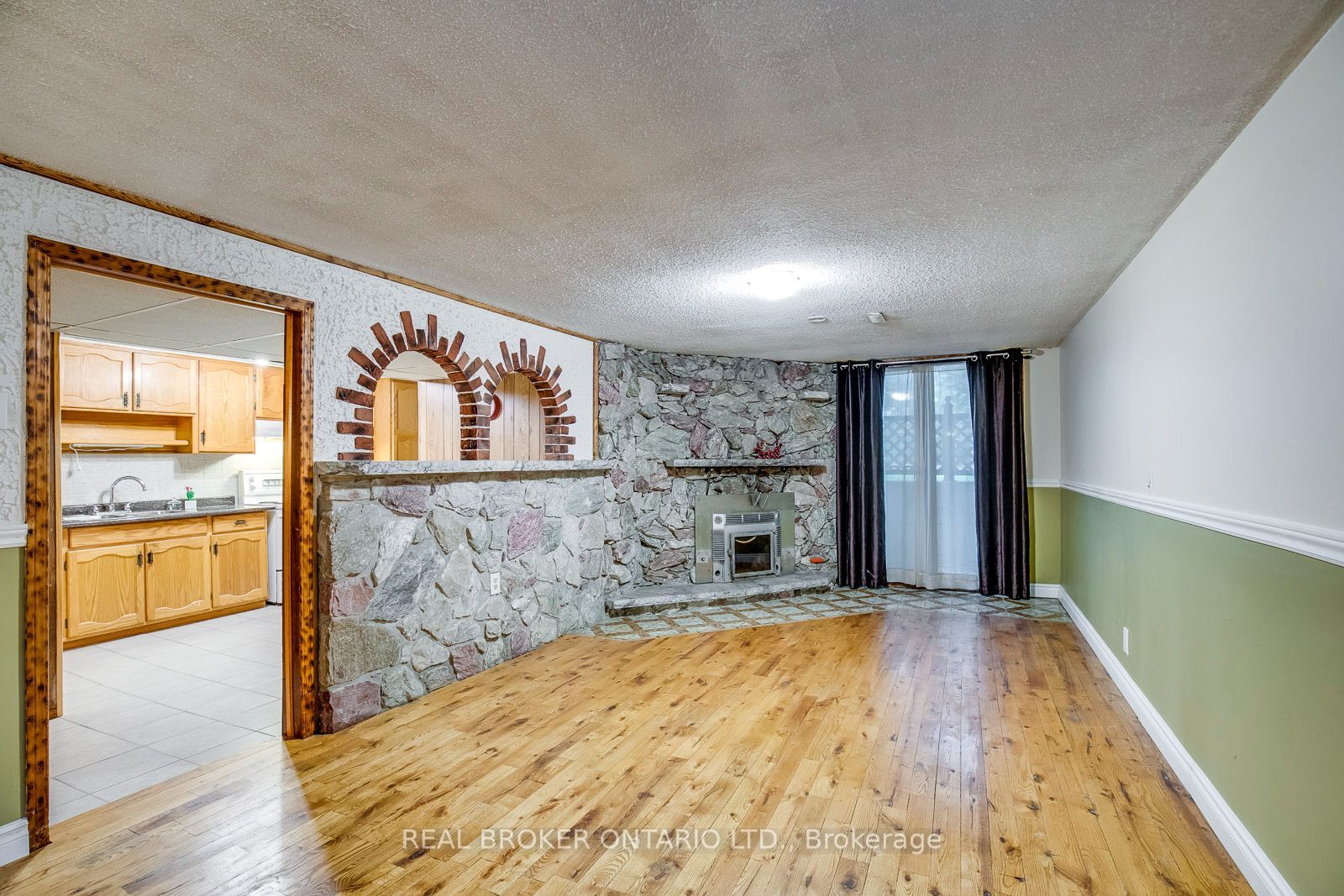 43 HAMMOND Road BSMT, Mississauga, ON L5M 2A1 photo 3