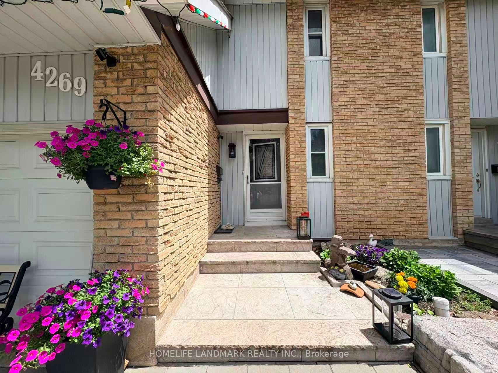 4269 Gayling Gardens, Mississauga, ON L5L 1Z8 photo 3