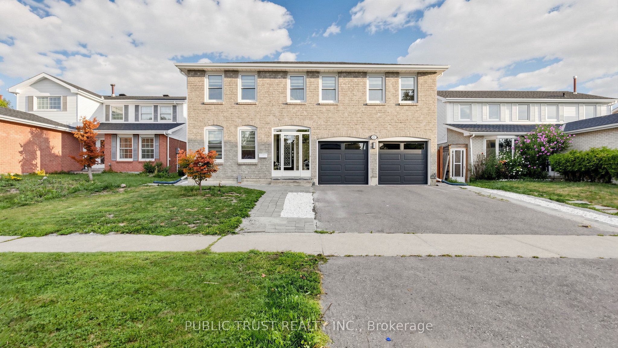 27 Mackay Street S, Brampton, ON L6S 3P8