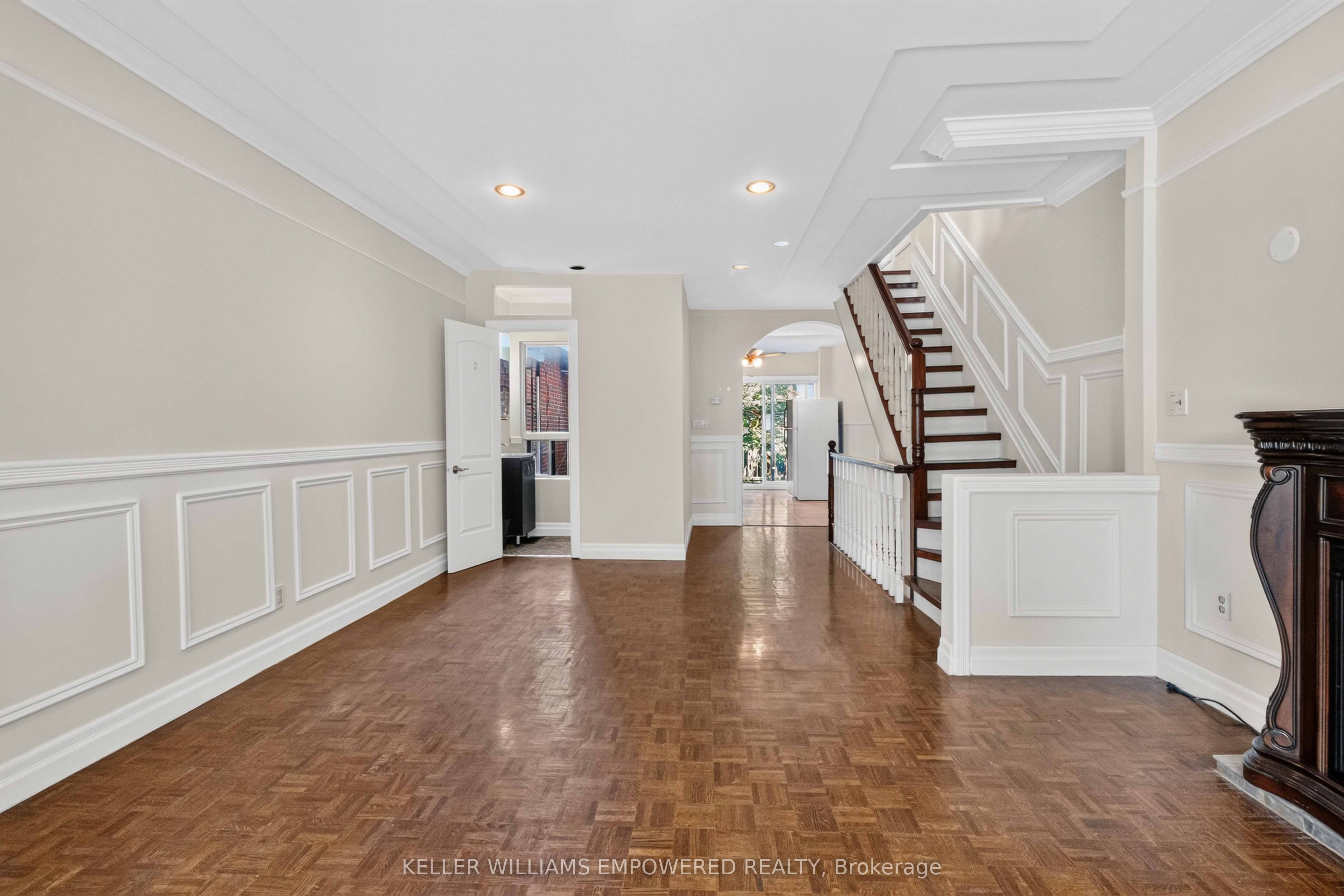 112 Wallace Avenue Main, Toronto, ON M6H 1T5 photo 4