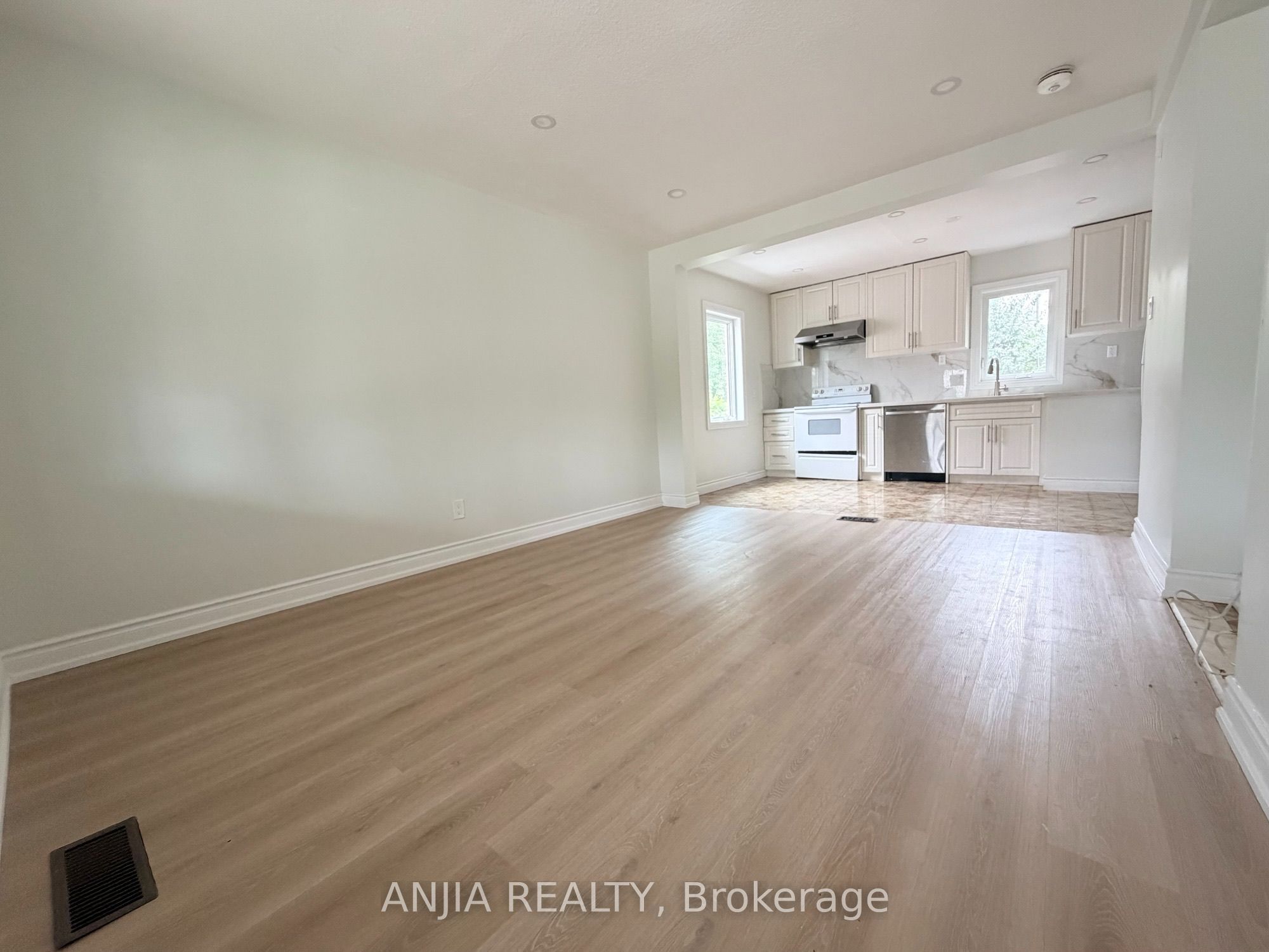 77 Nash Drive, Toronto, ON M3M 2L6 photo 4