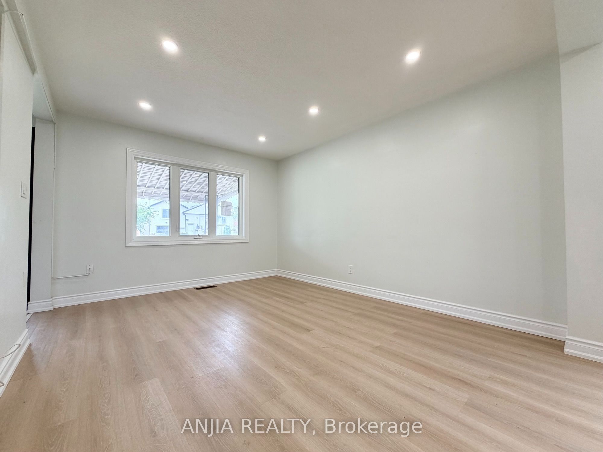 77 Nash Drive, Toronto, ON M3M 2L6 photo 5