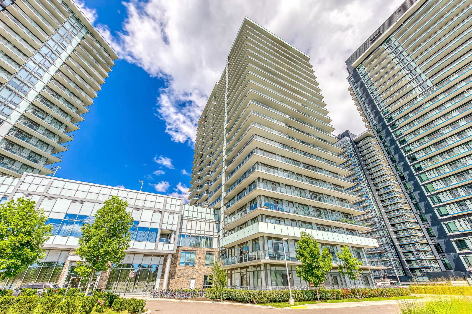 4675 Metcalfe Avenue 1709, Mississauga, ON L5M 0Z8 photo 2
