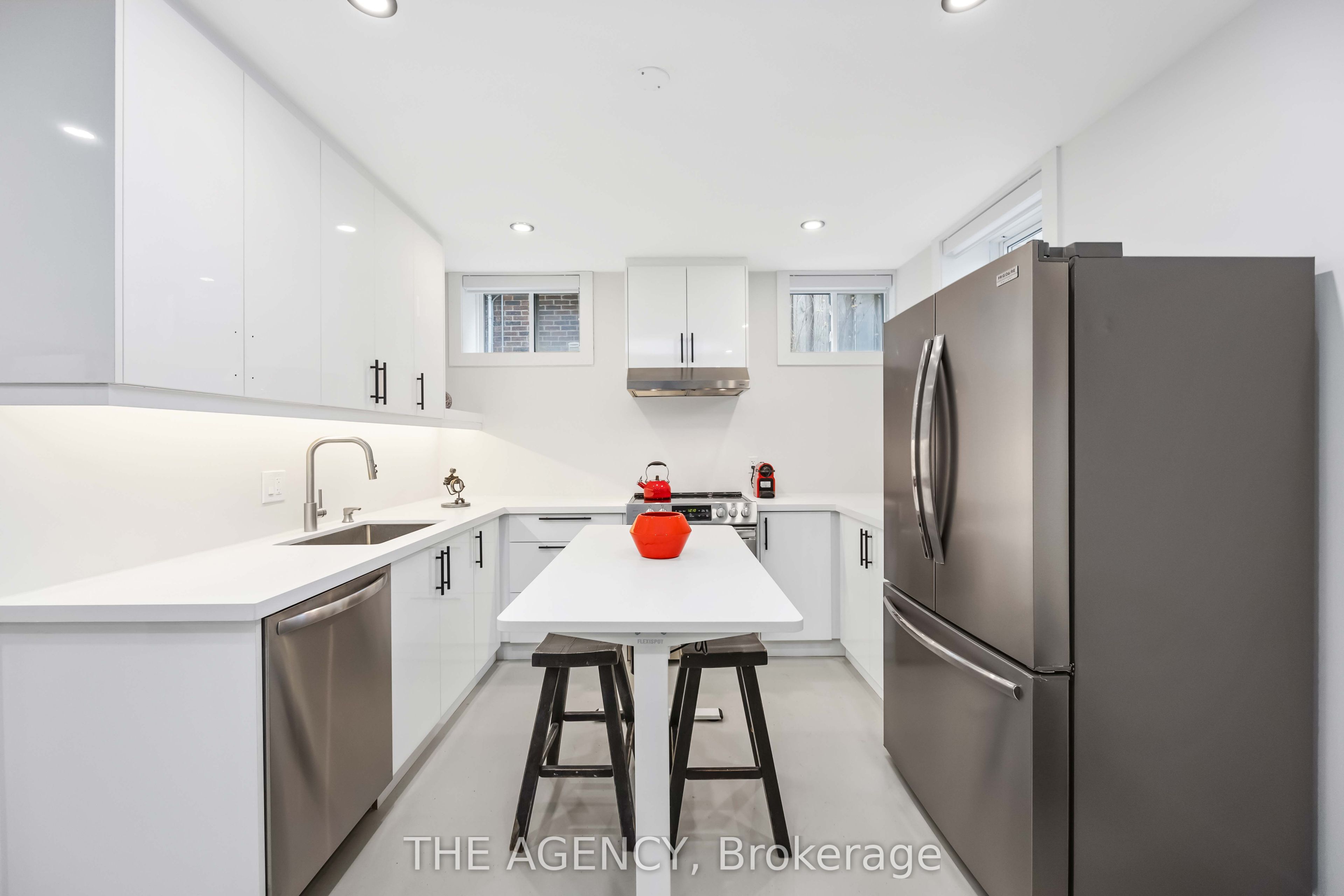 2508 Lakeshore Boulevard D, Toronto, ON M8V 1E1 photo 3