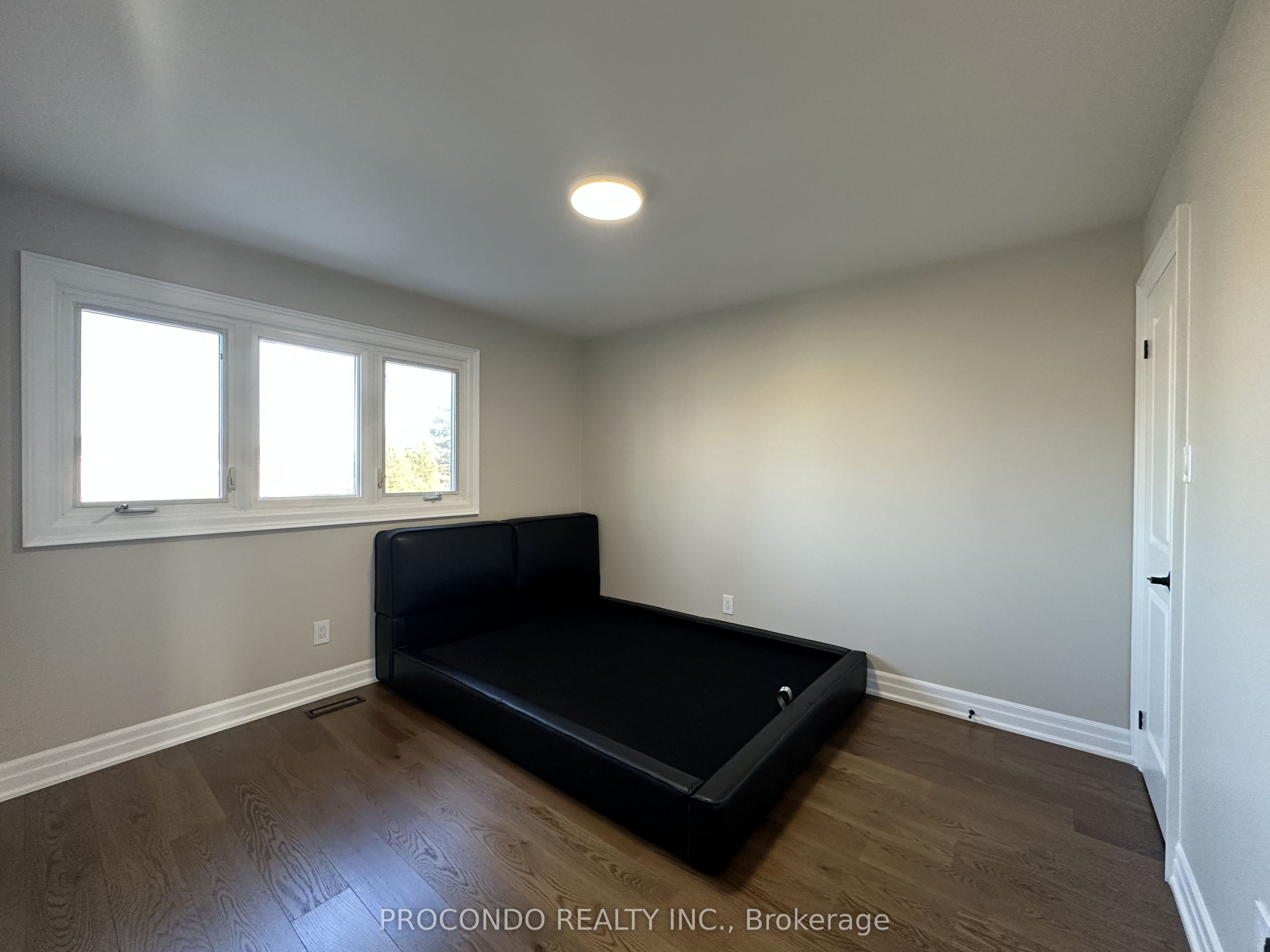3366 Mulcaster Road Room 1, Mississauga, ON L5L 5A7 photo 4