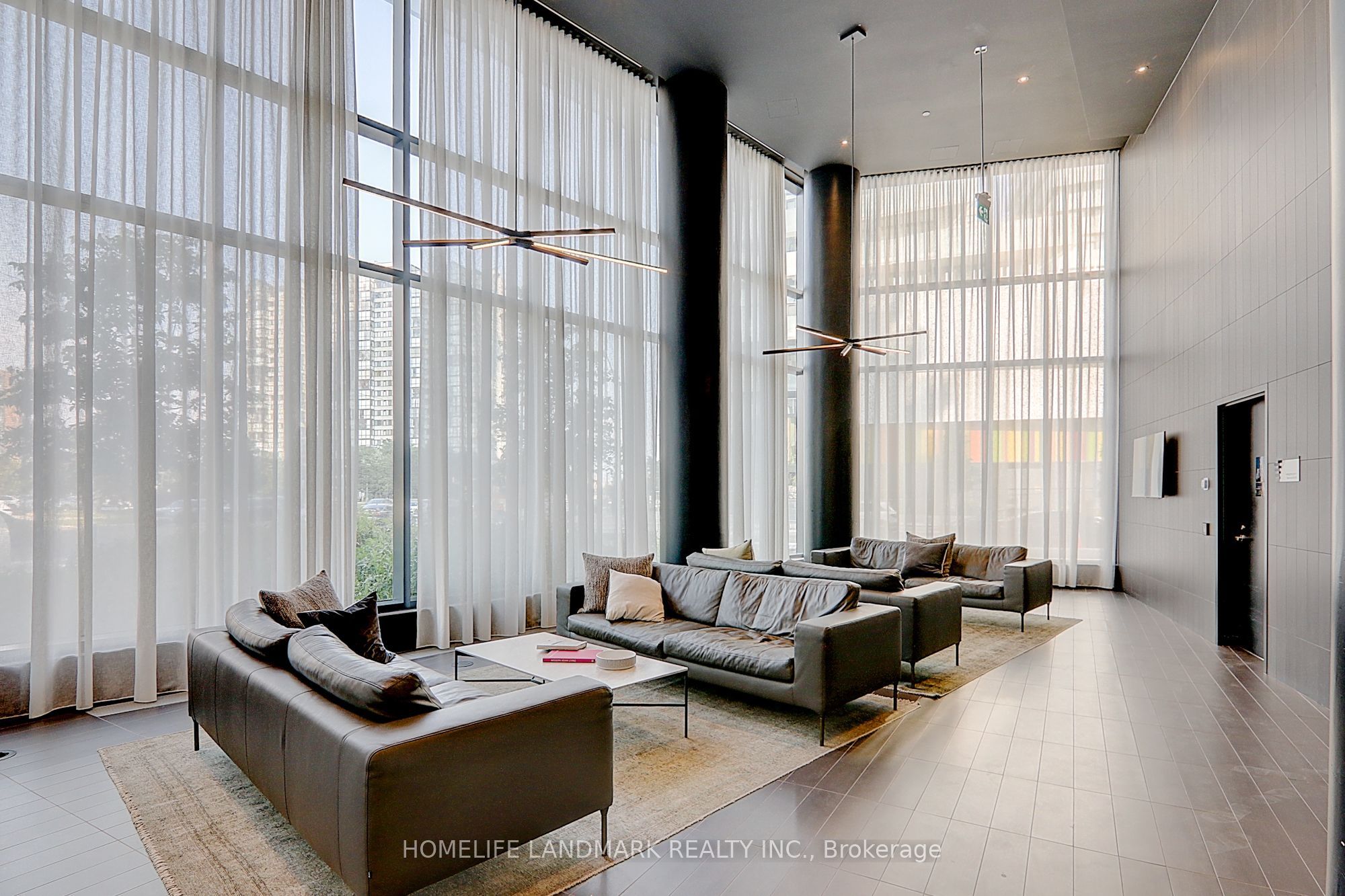 3900 Confederation Parkway 3710, Mississauga, ON L5B 0M3 photo 5