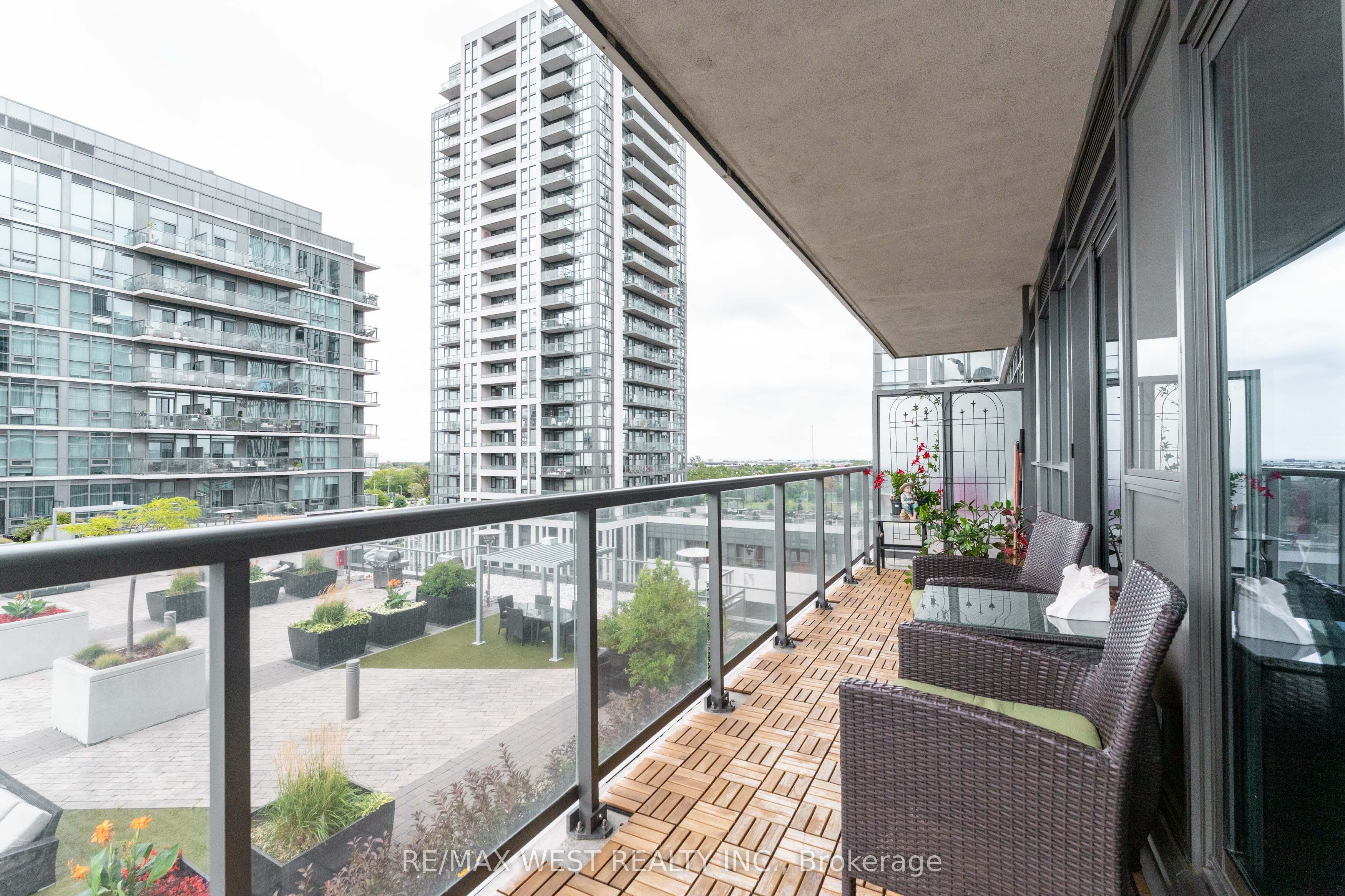 1185 The Queensway 710, Toronto, ON M8Z 1R2