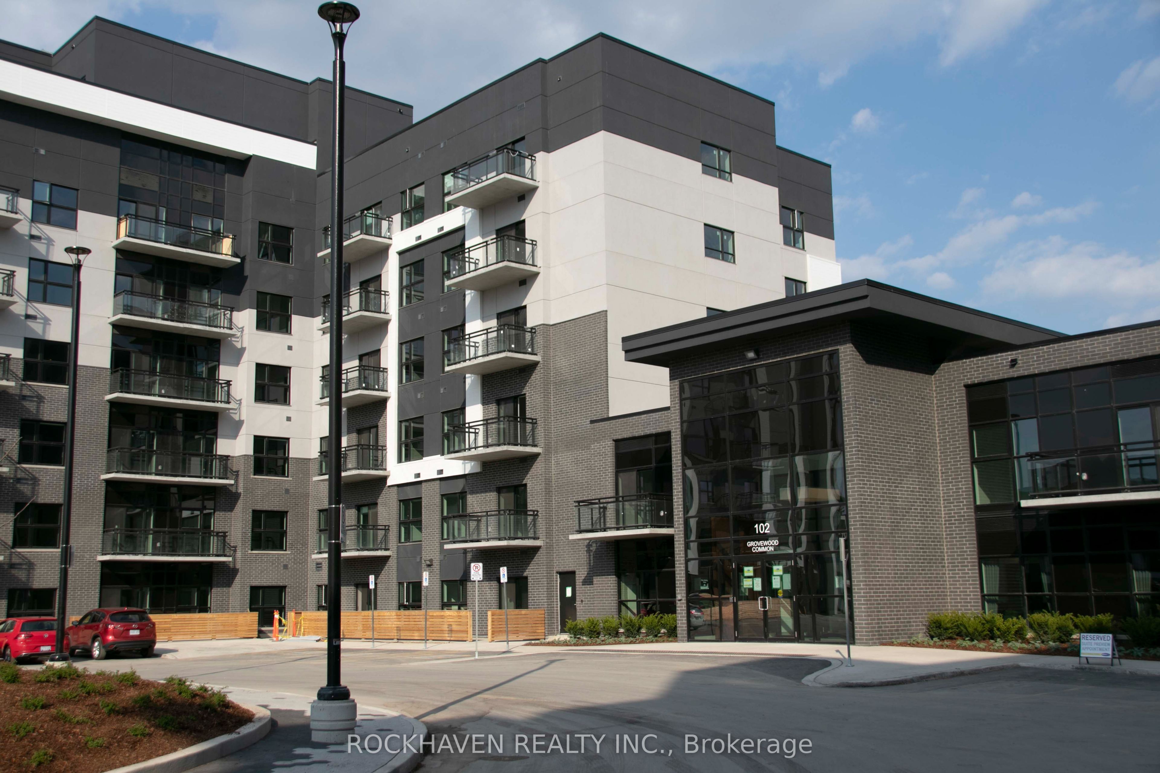 102 Grovewood Common 210, Oakville, ON L6H 0X3